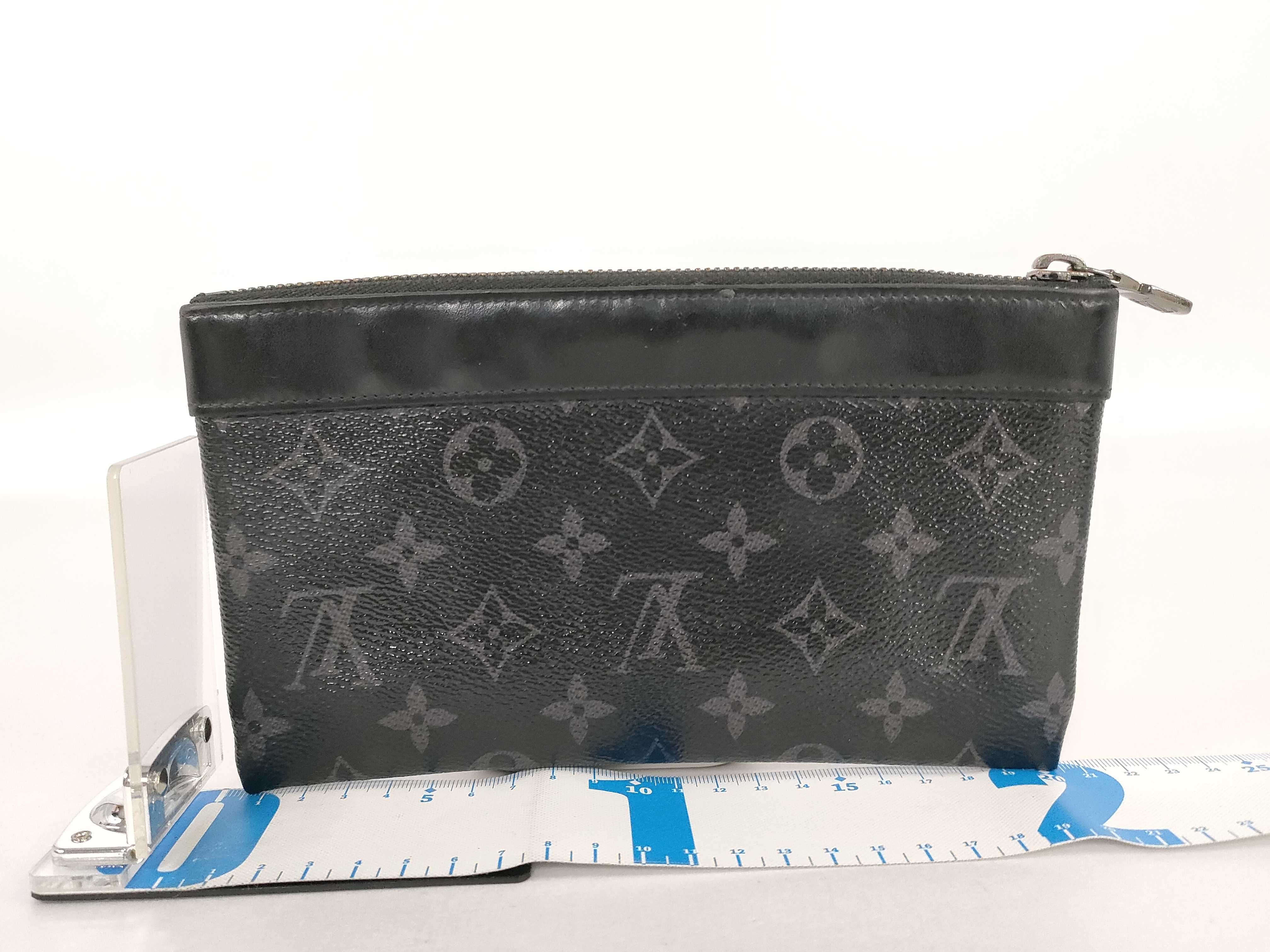 LV Pochette Discovery PM M44323 Pouch — view 2