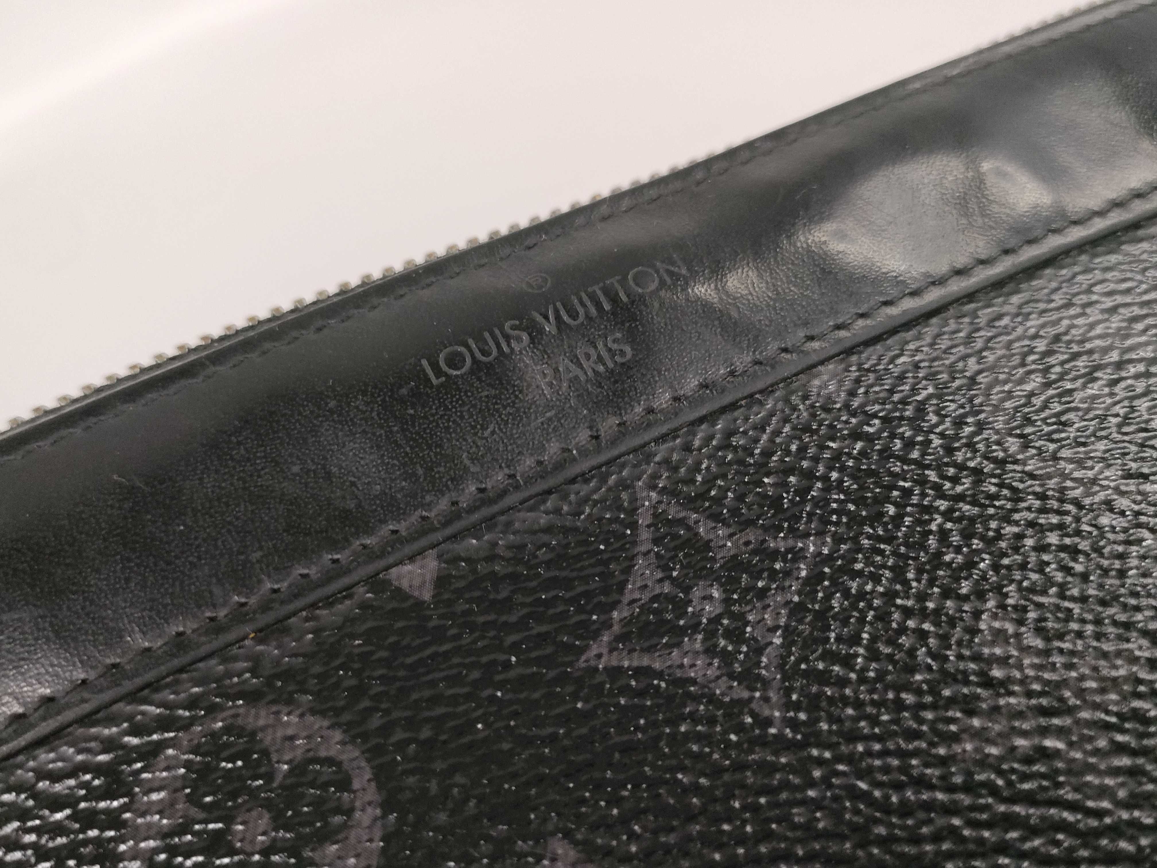 LV Pochette Discovery PM M44323 Pouch — view 12