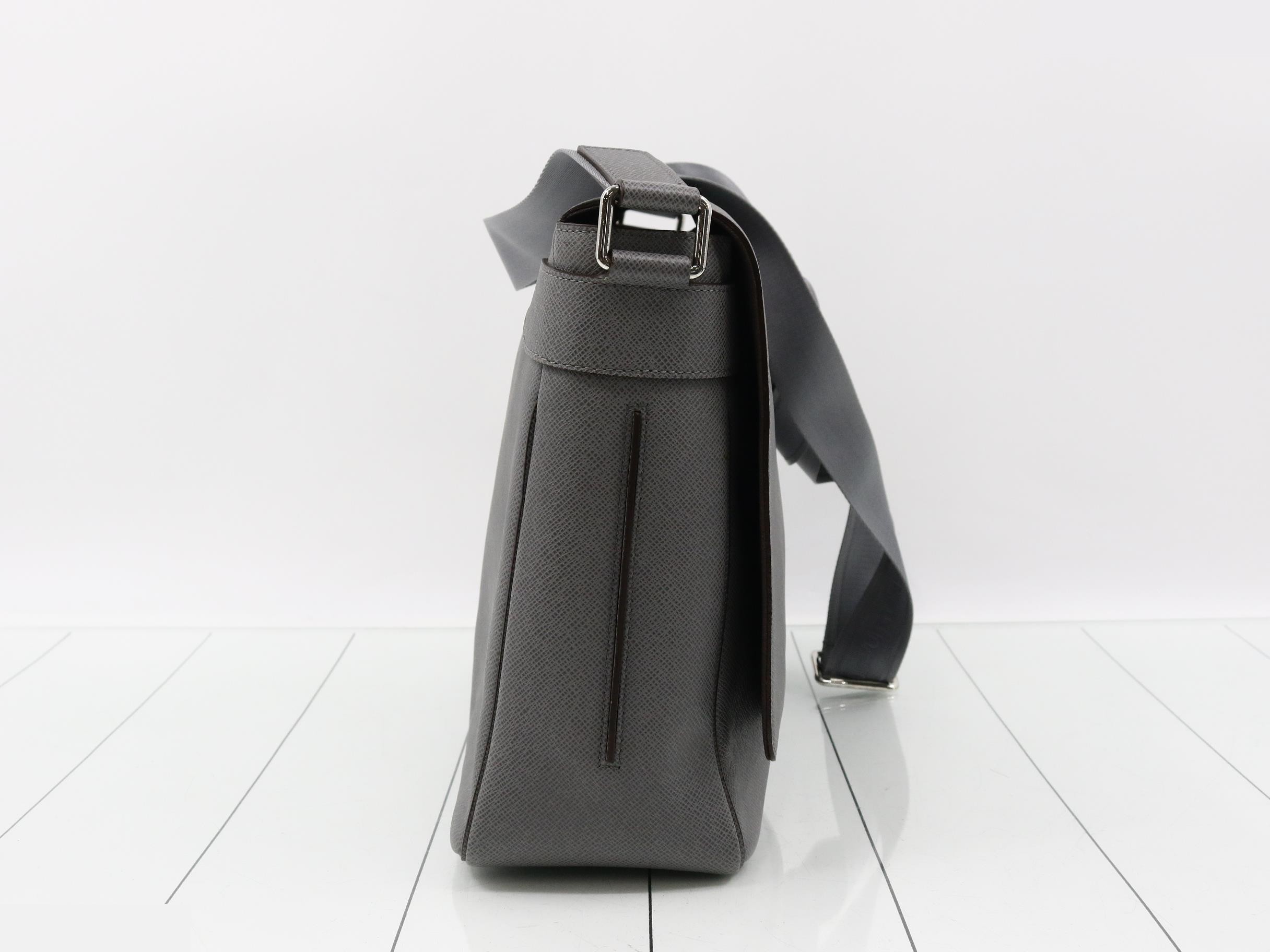 Taiga Roman MM Glacier Shoulder Bag — view 4