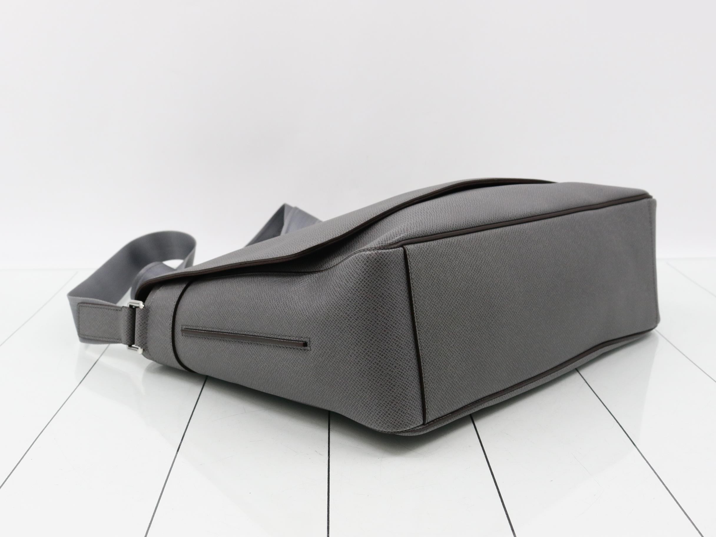 Taiga Roman MM Glacier Shoulder Bag — view 5