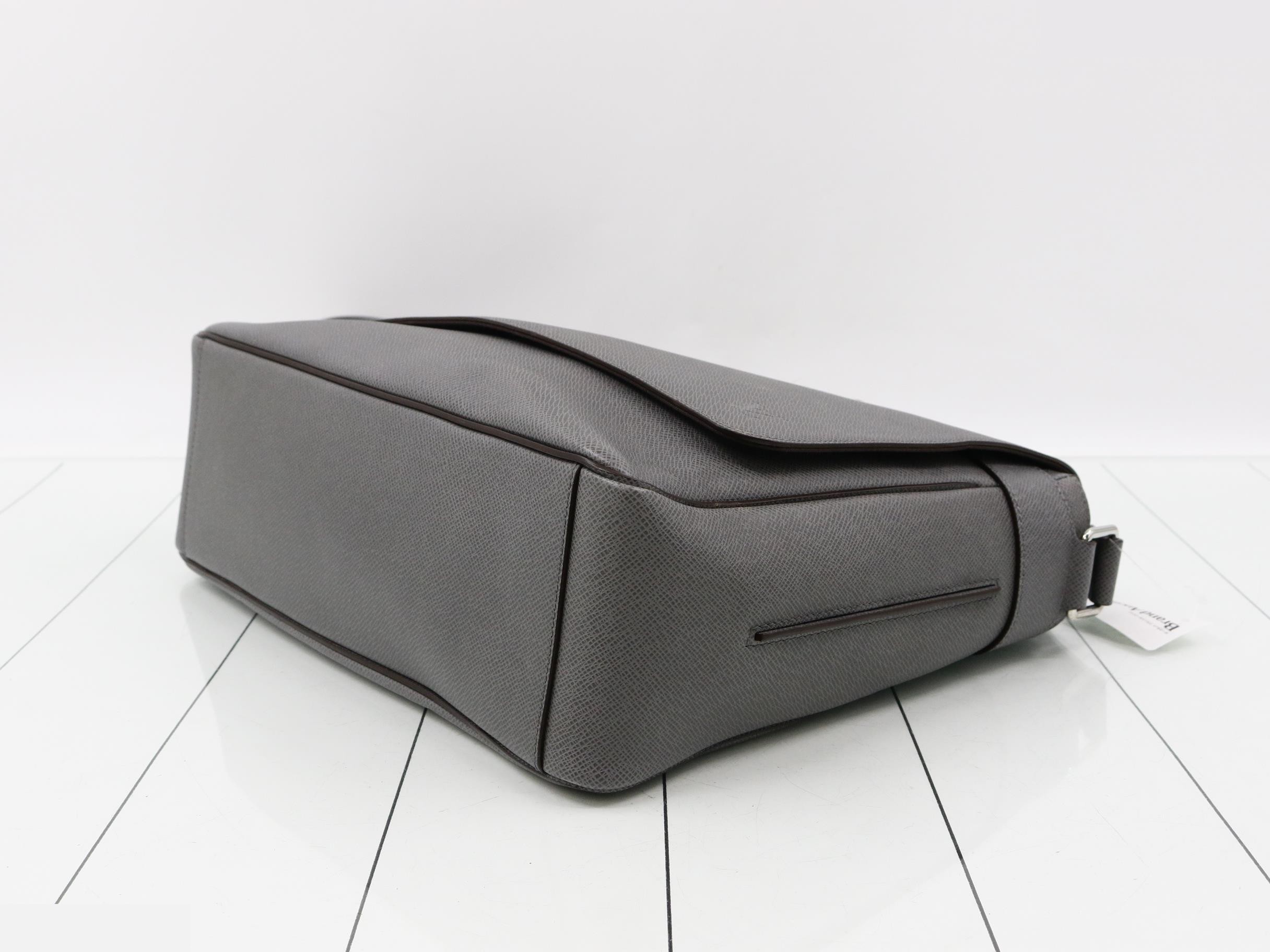 Taiga Roman MM Glacier Shoulder Bag — view 6