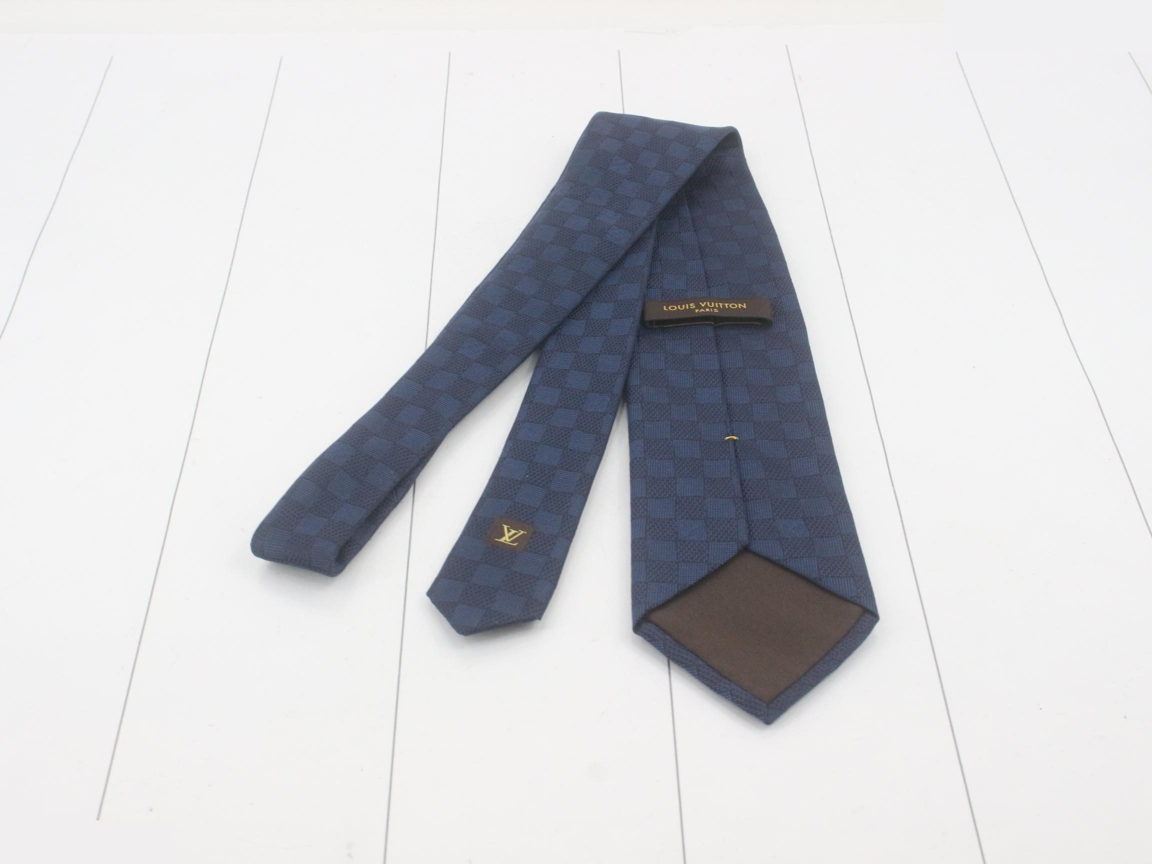 Silk tie — view 2
