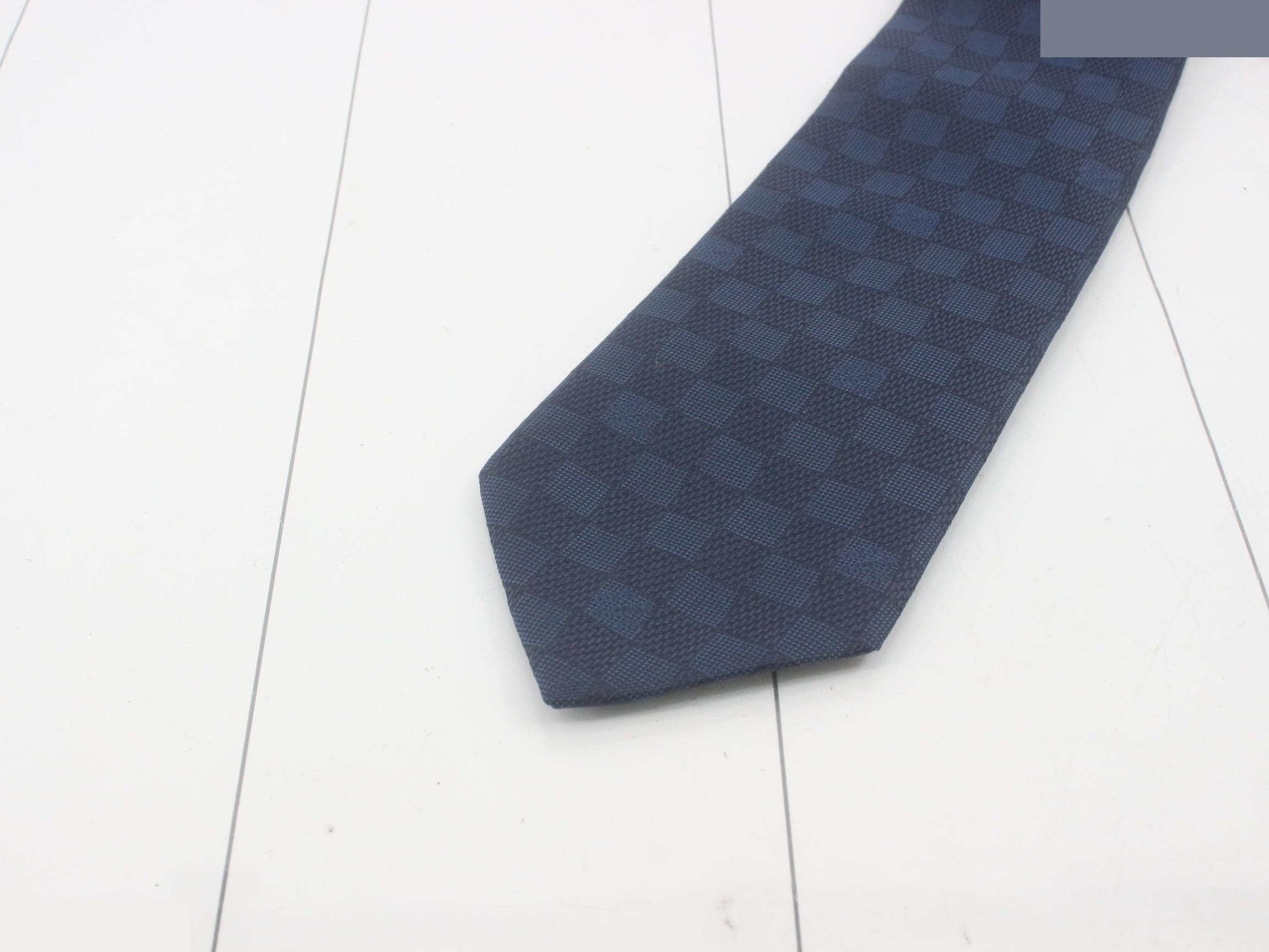 Silk tie — view 3