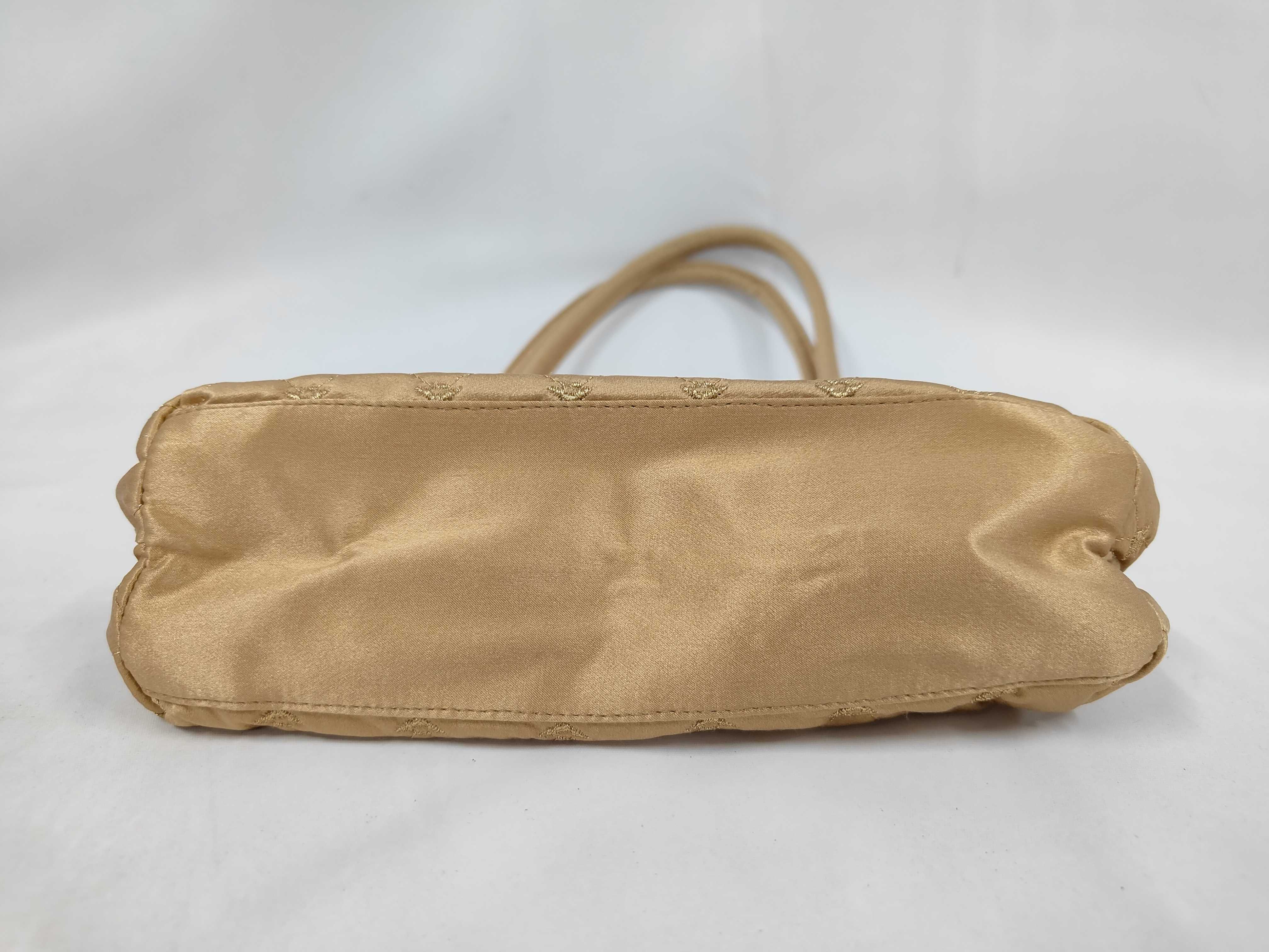handbag — view 4