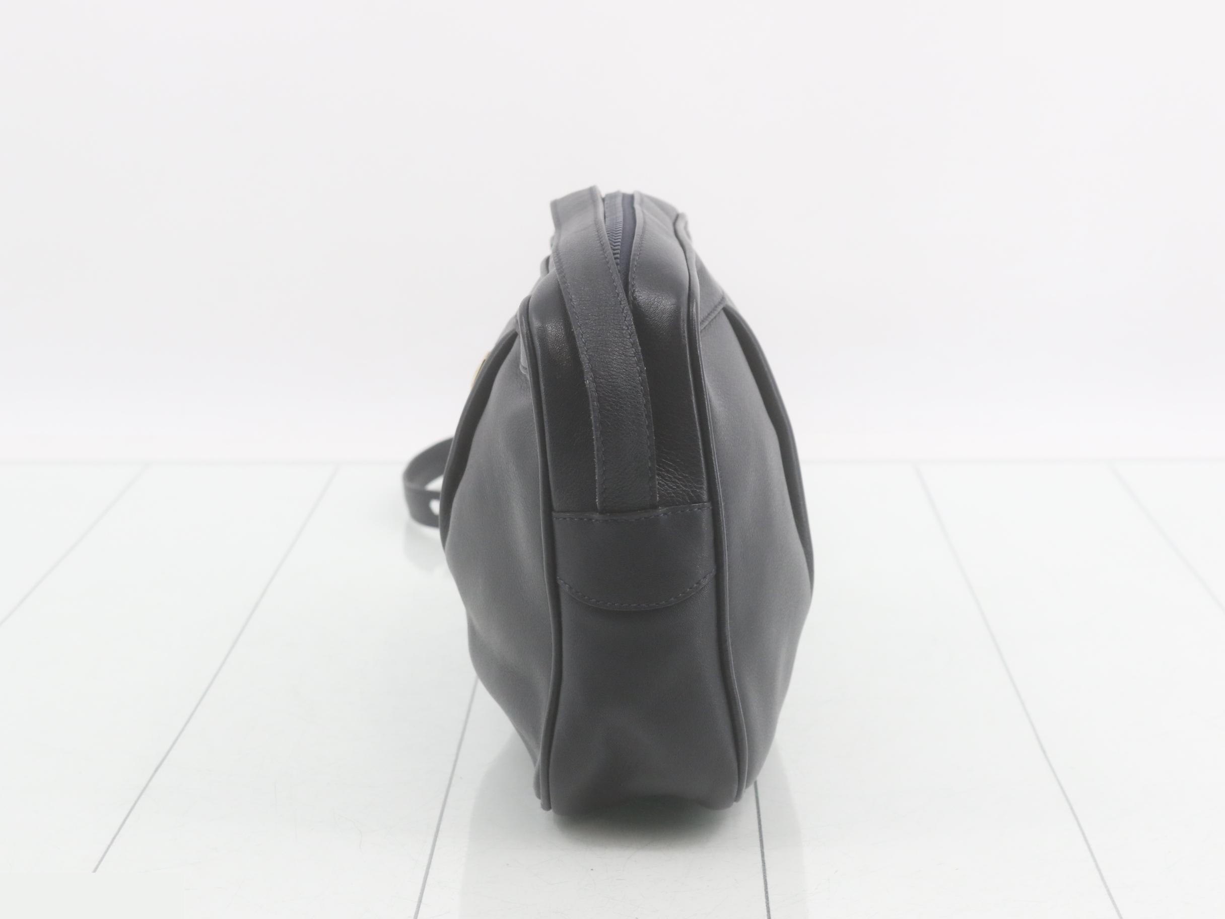 Camera shoulder bag — view 3