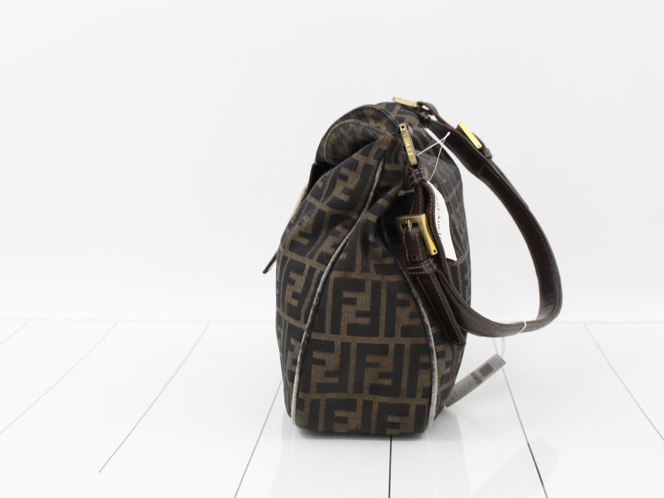 handbag — view 3