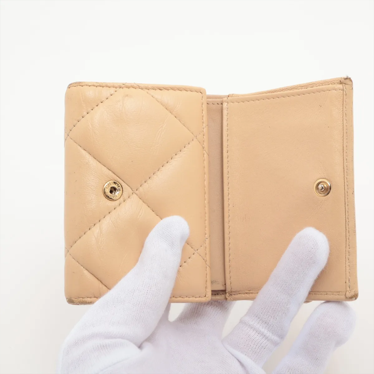19 Lambskin Compact Wallet Beige Gold Hardware 30642028 — view 3
