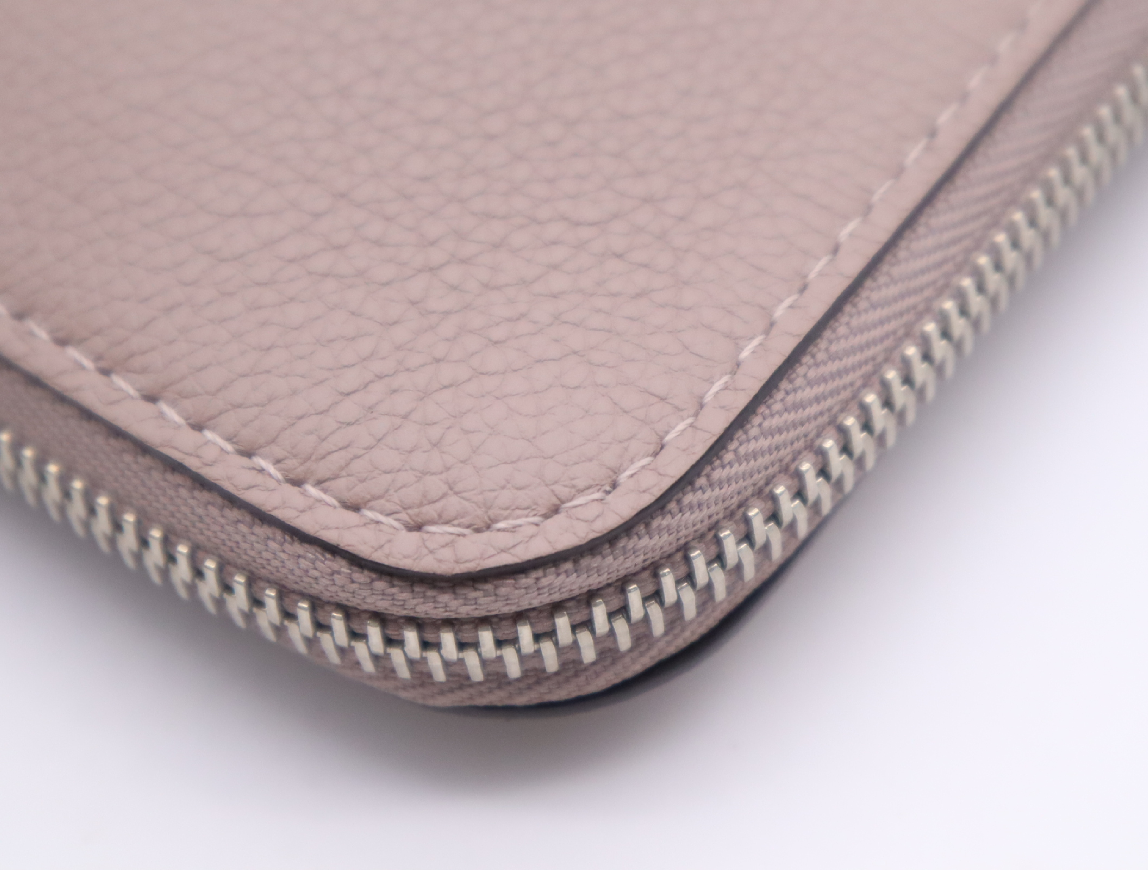 R99760 Taurillon Pochette Jour Taupe Second Bag — view 8