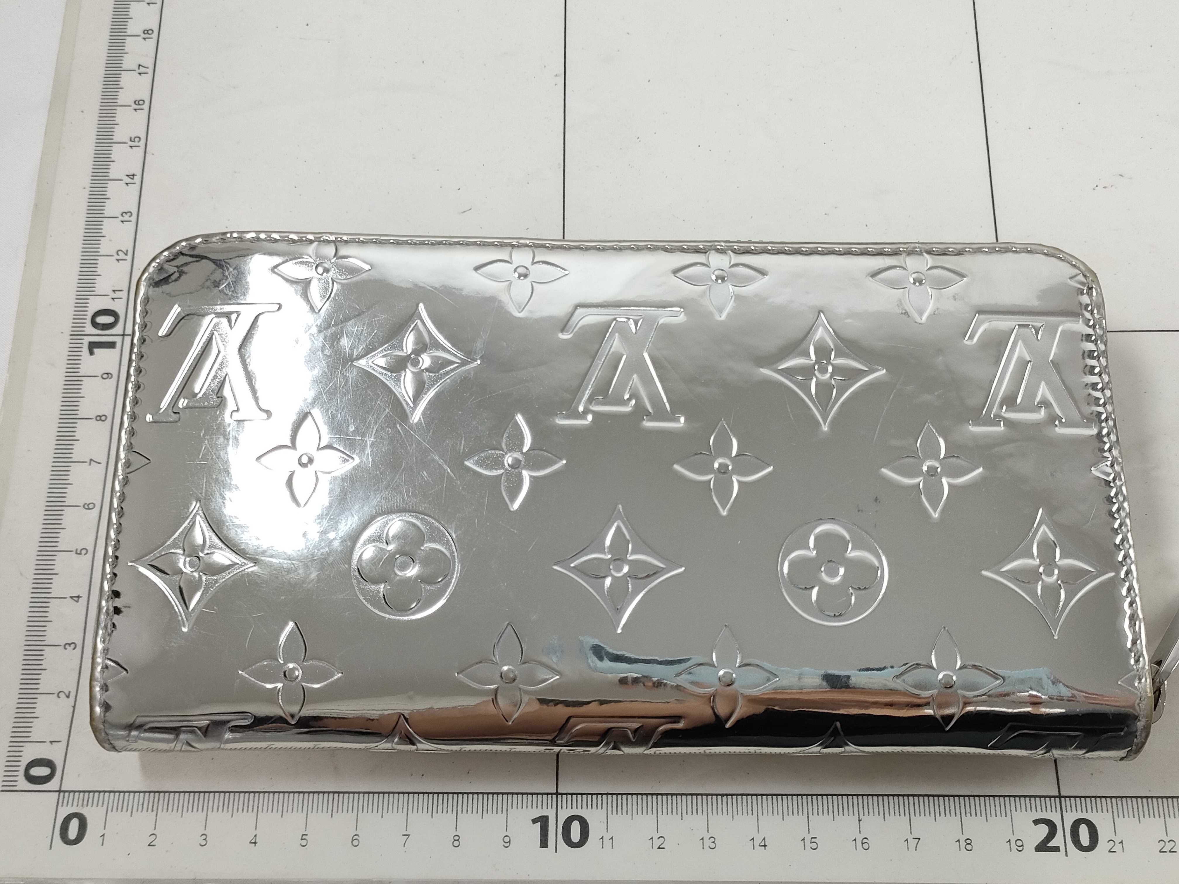 Zippy Wallet Vivienne Wallet — view 2