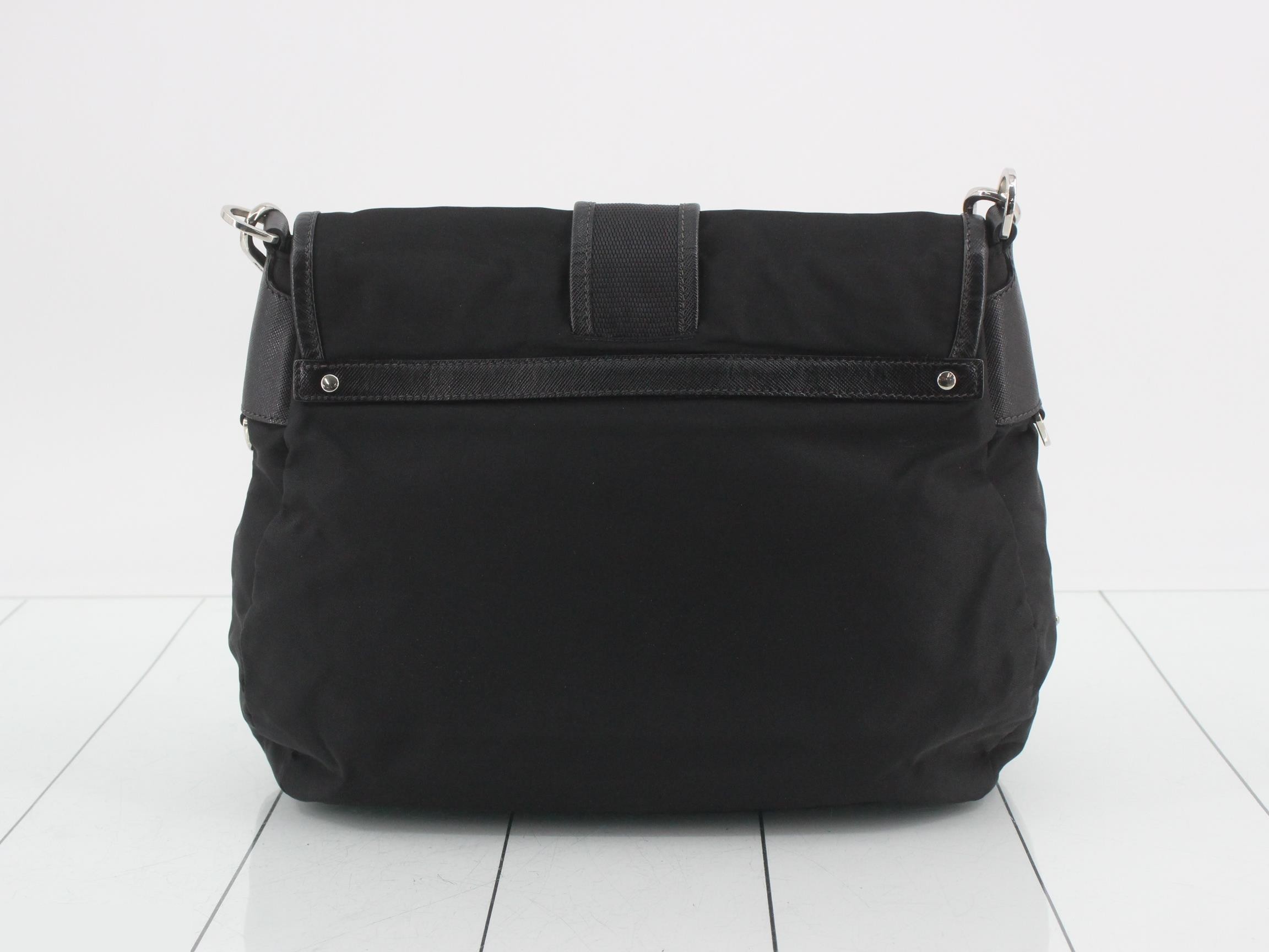 Belt, triangular plate, shoulder bag — view 2