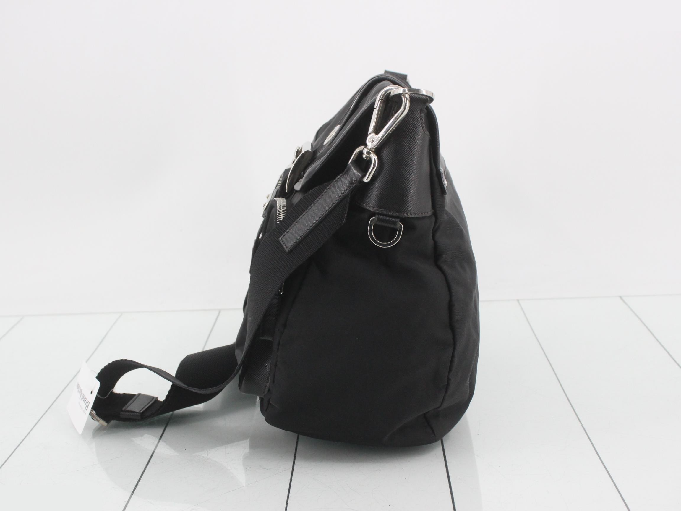 Belt, triangular plate, shoulder bag — view 3