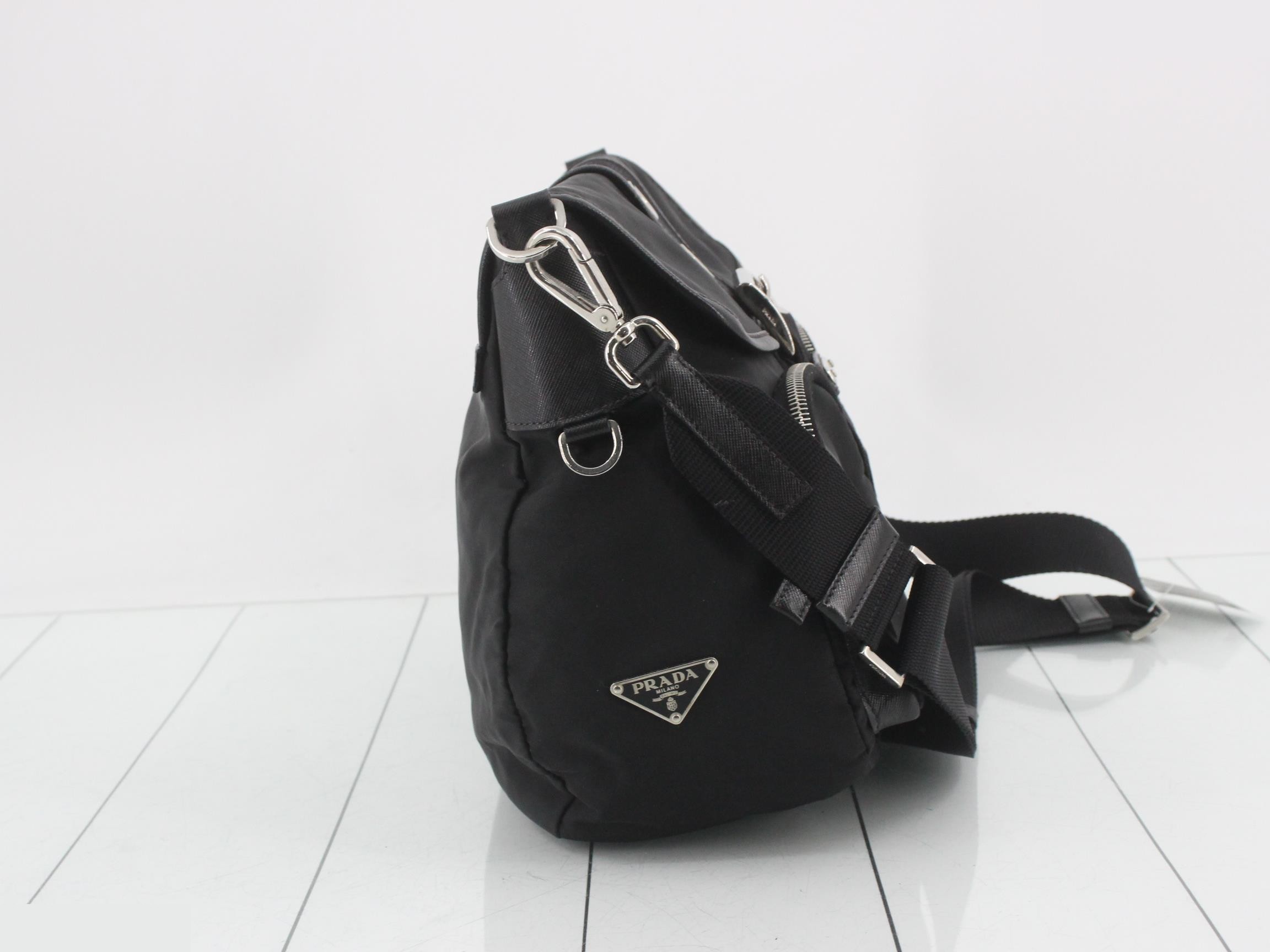 Belt, triangular plate, shoulder bag — view 4