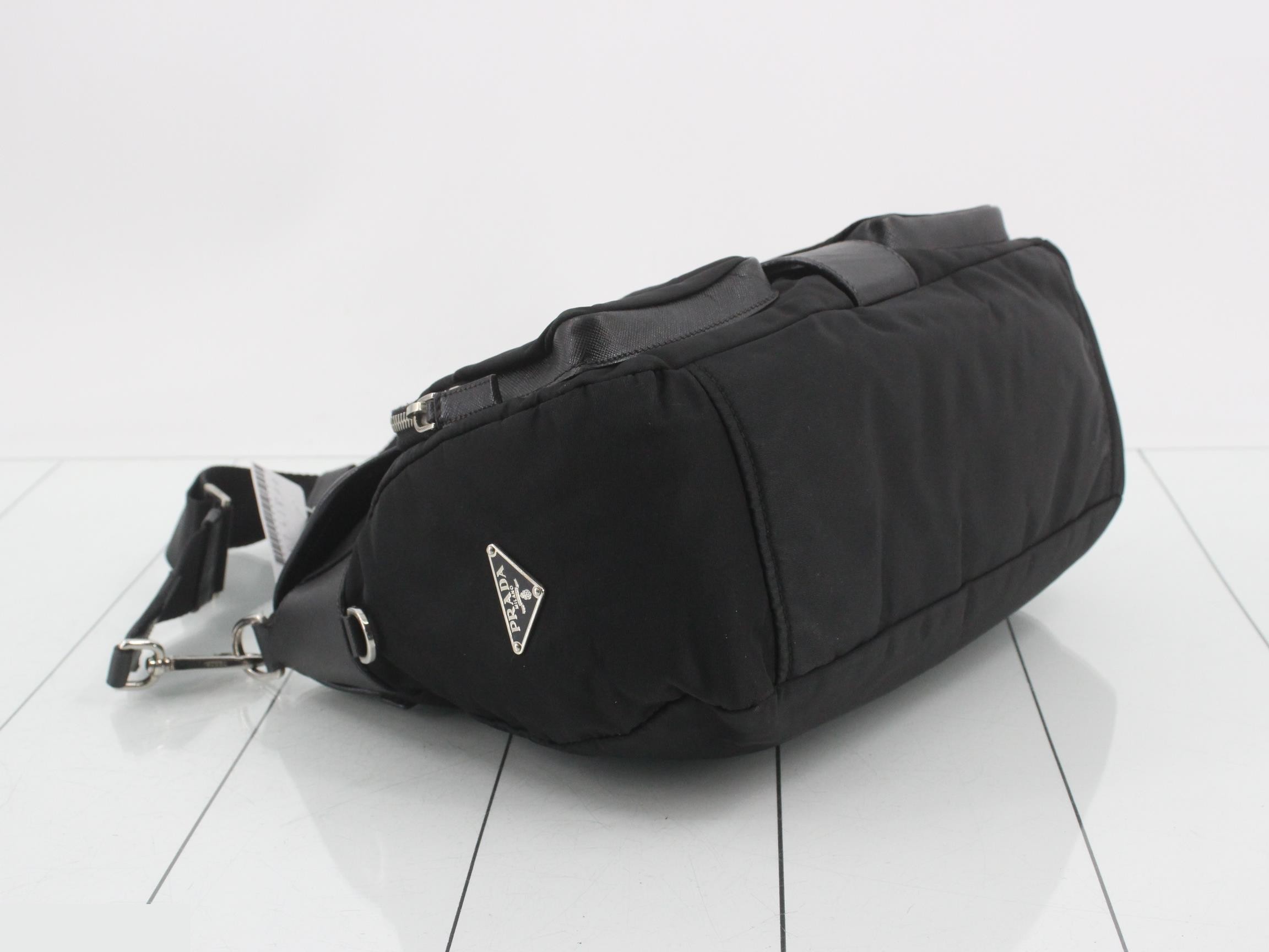 Belt, triangular plate, shoulder bag — view 5