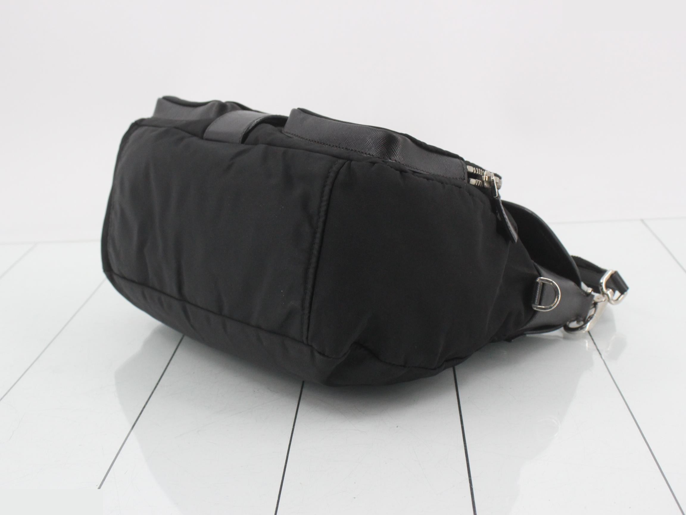 Belt, triangular plate, shoulder bag — view 6