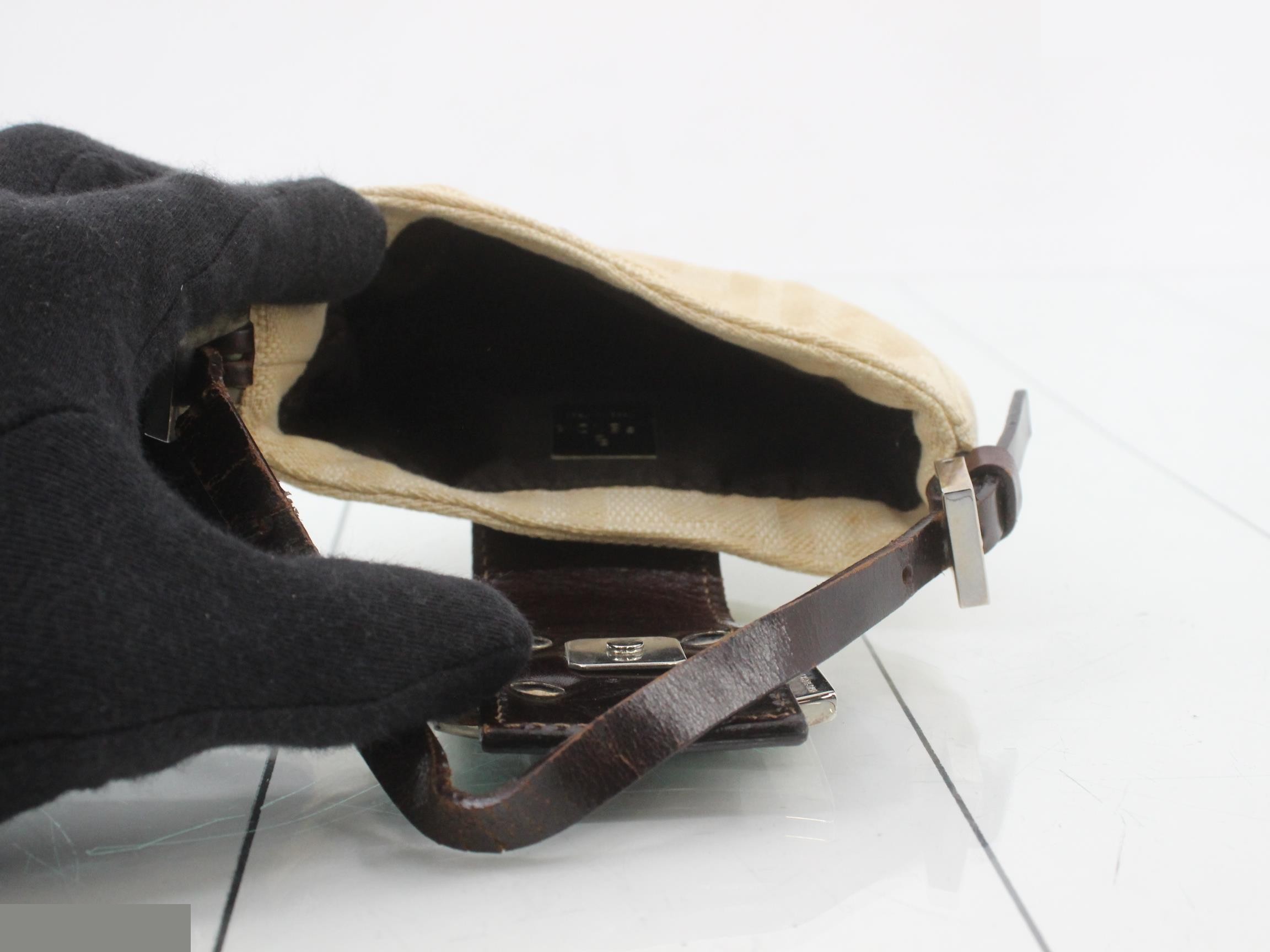 ZUCCA Mamma Baguette Mini Croissant Handbag — view 4