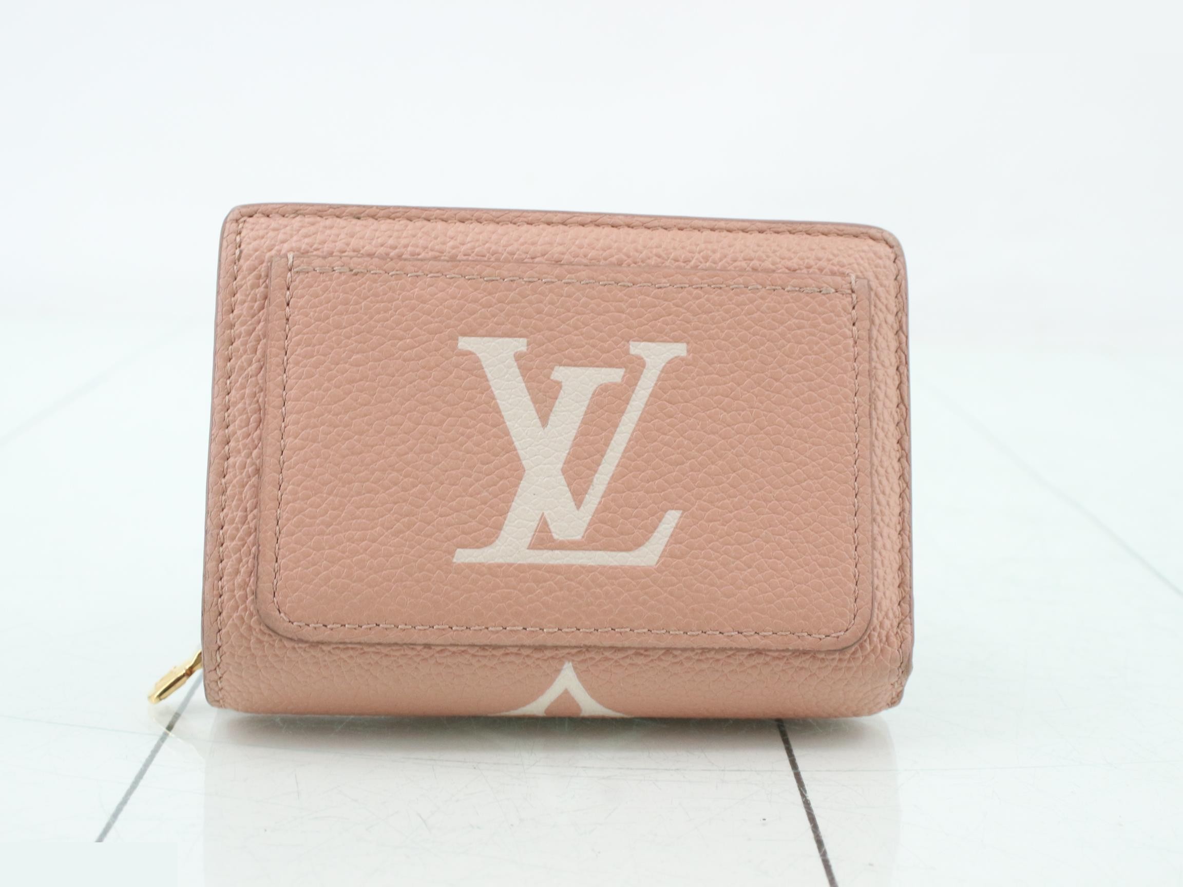 Monogram Claire