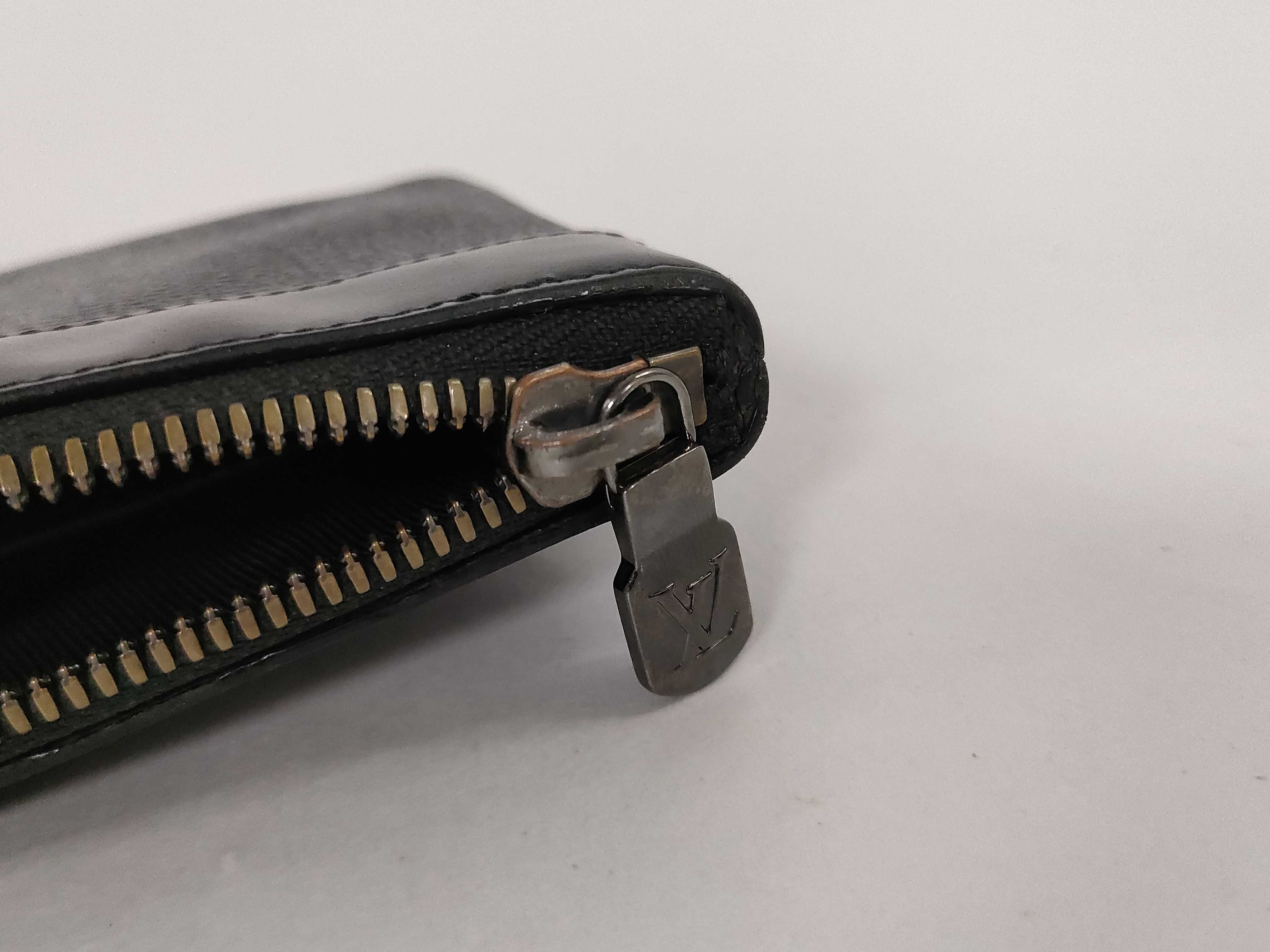 LV Pochette Discovery PM M44323 Pouch — view 10