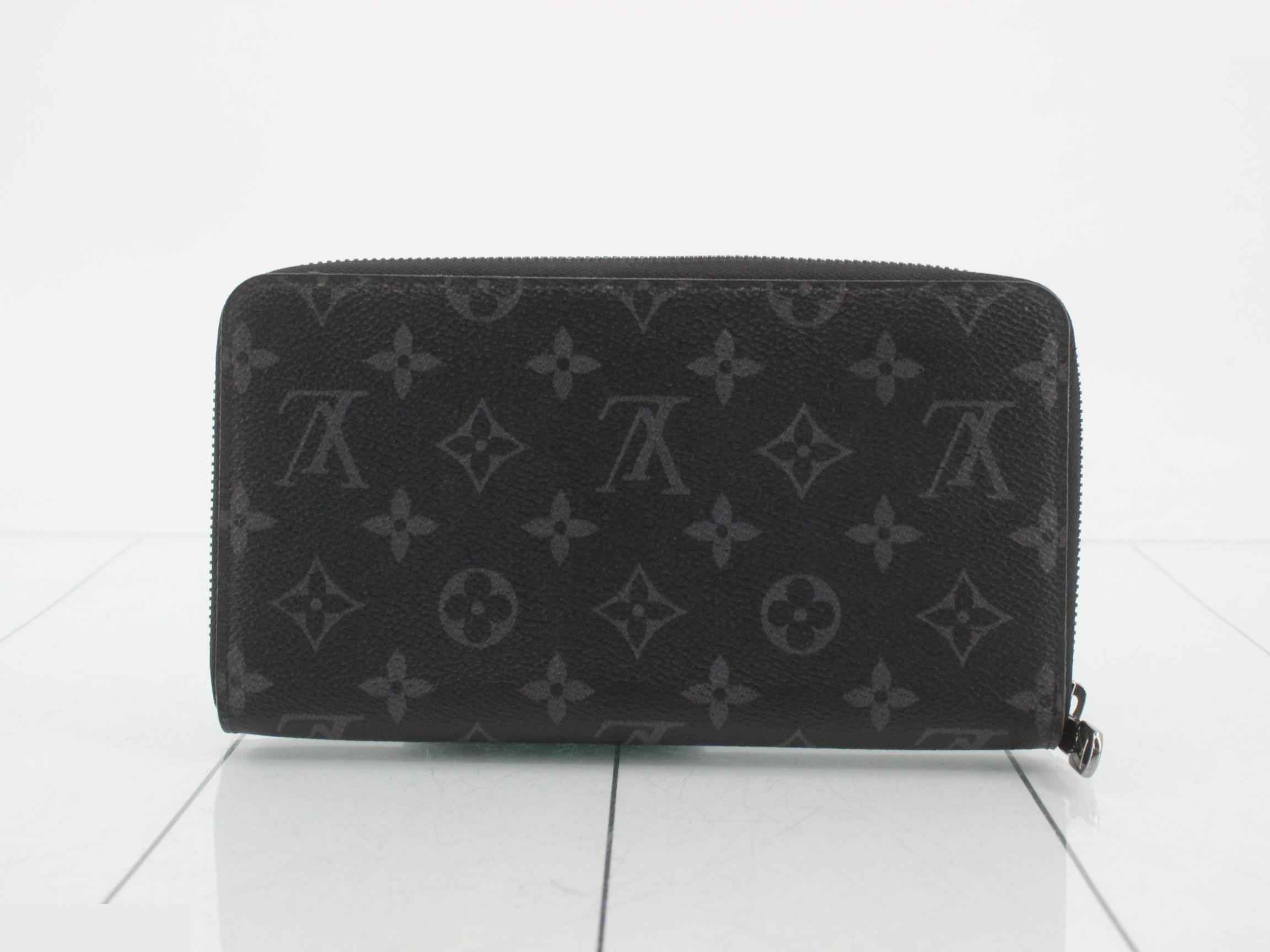 Monogram Eclipse Zippy Organizer — view 2