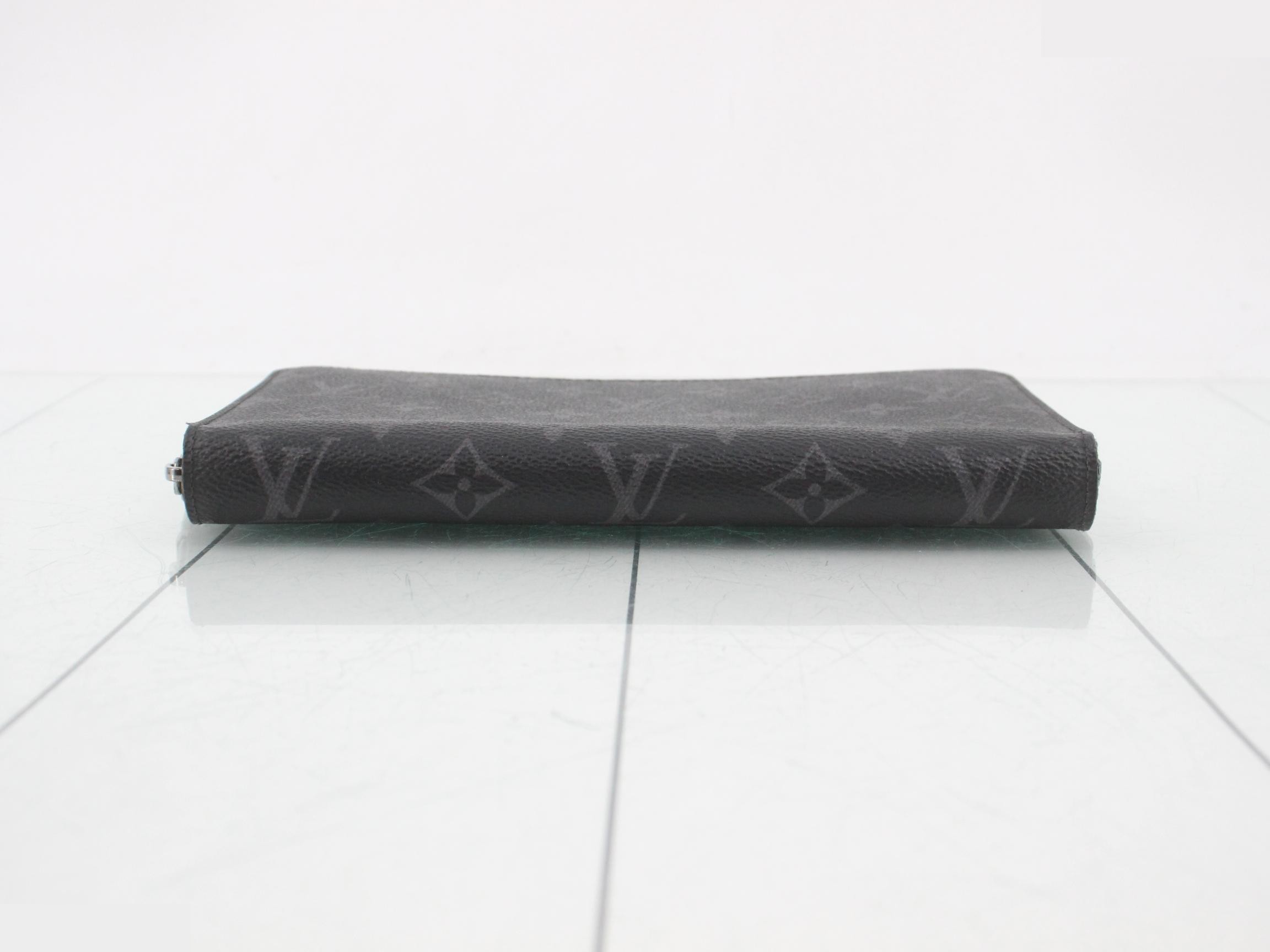 Monogram Eclipse Zippy Organizer — view 3