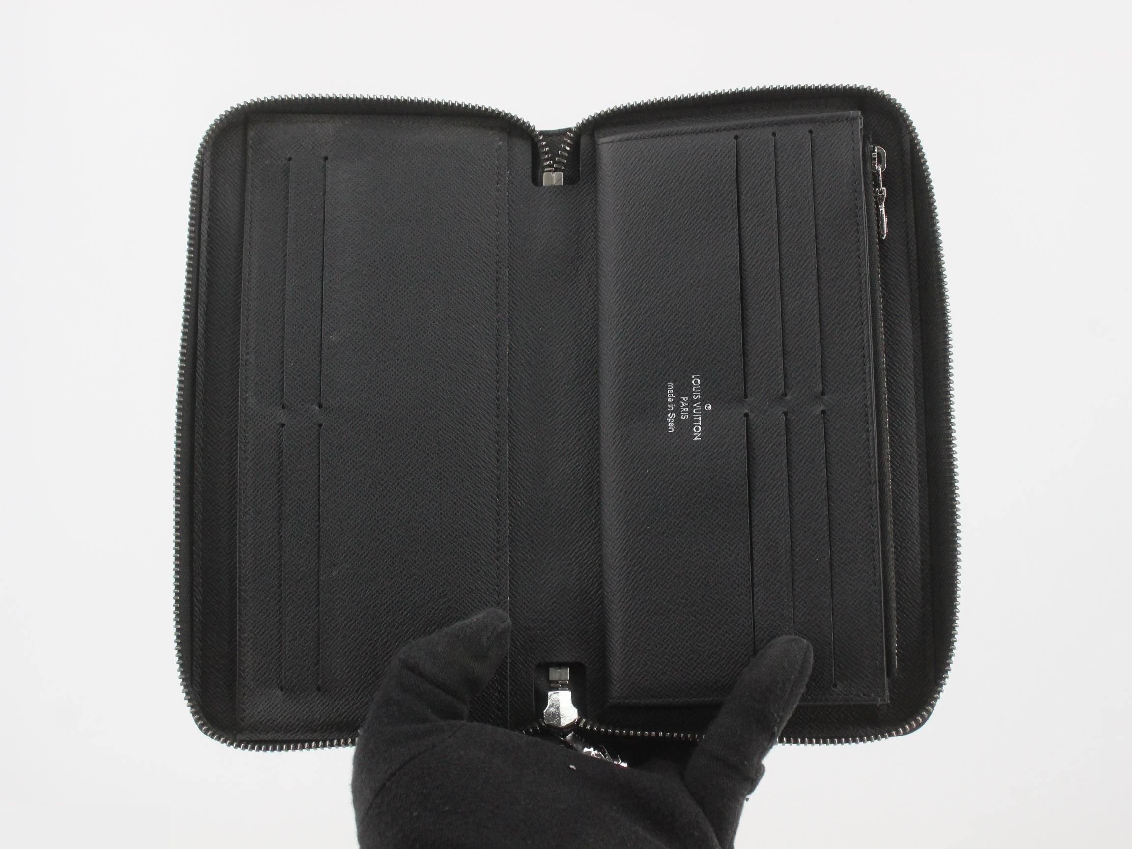 Monogram Eclipse Zippy Organizer — view 4