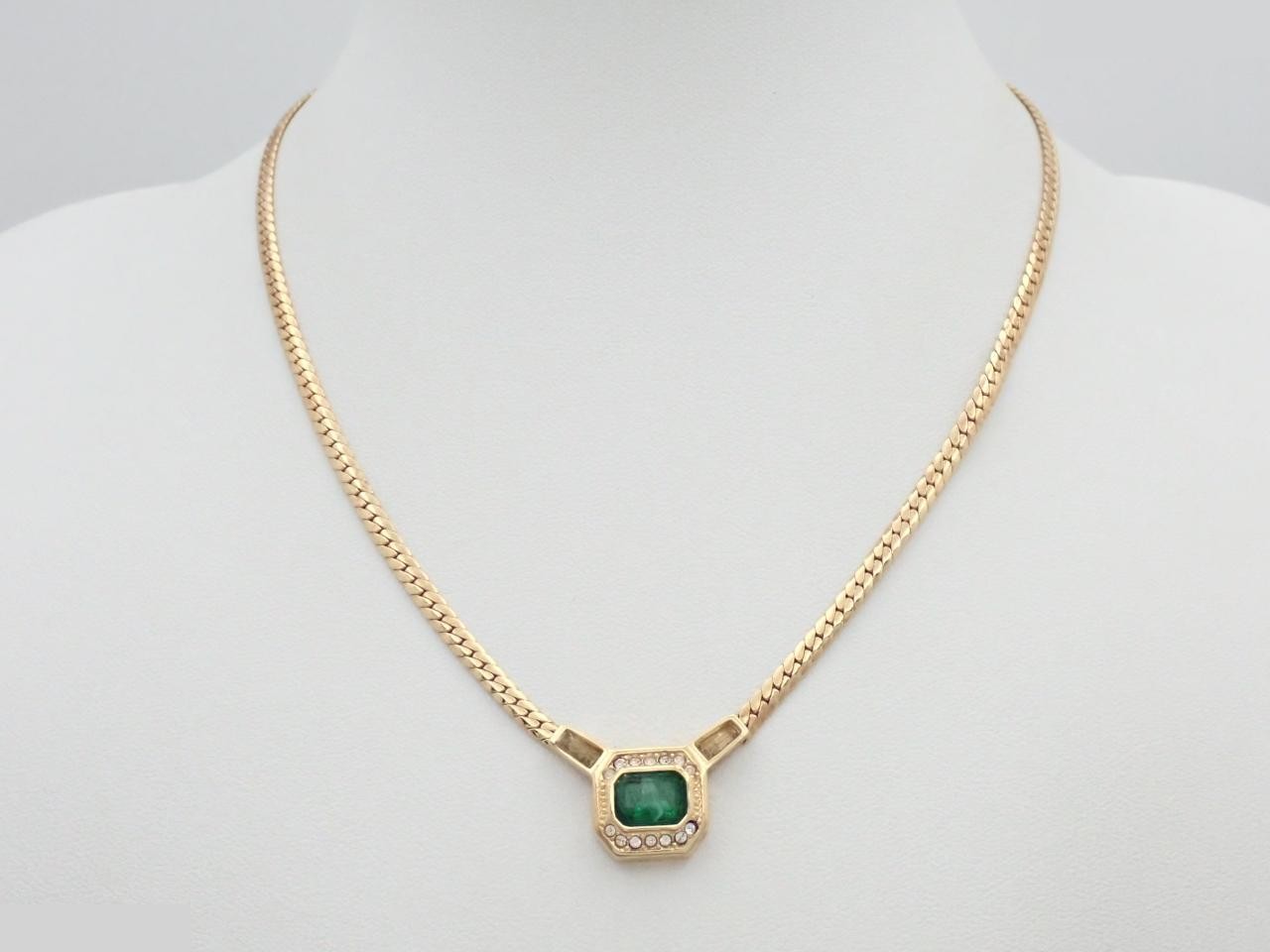 Other line: Precious metal necklaces and pendants, neck circumference approximately 40cm. — view 3
