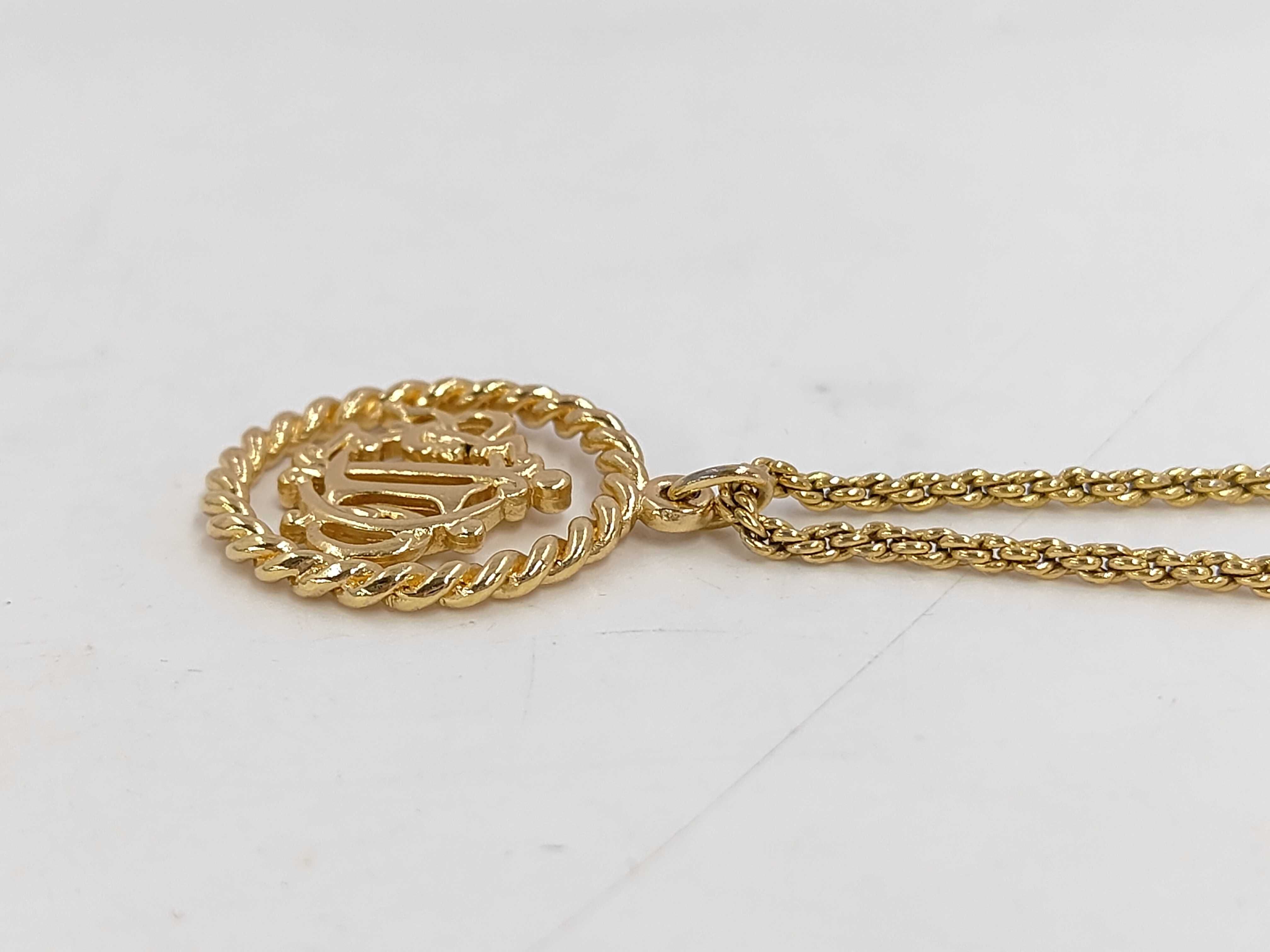 necklace — view 2