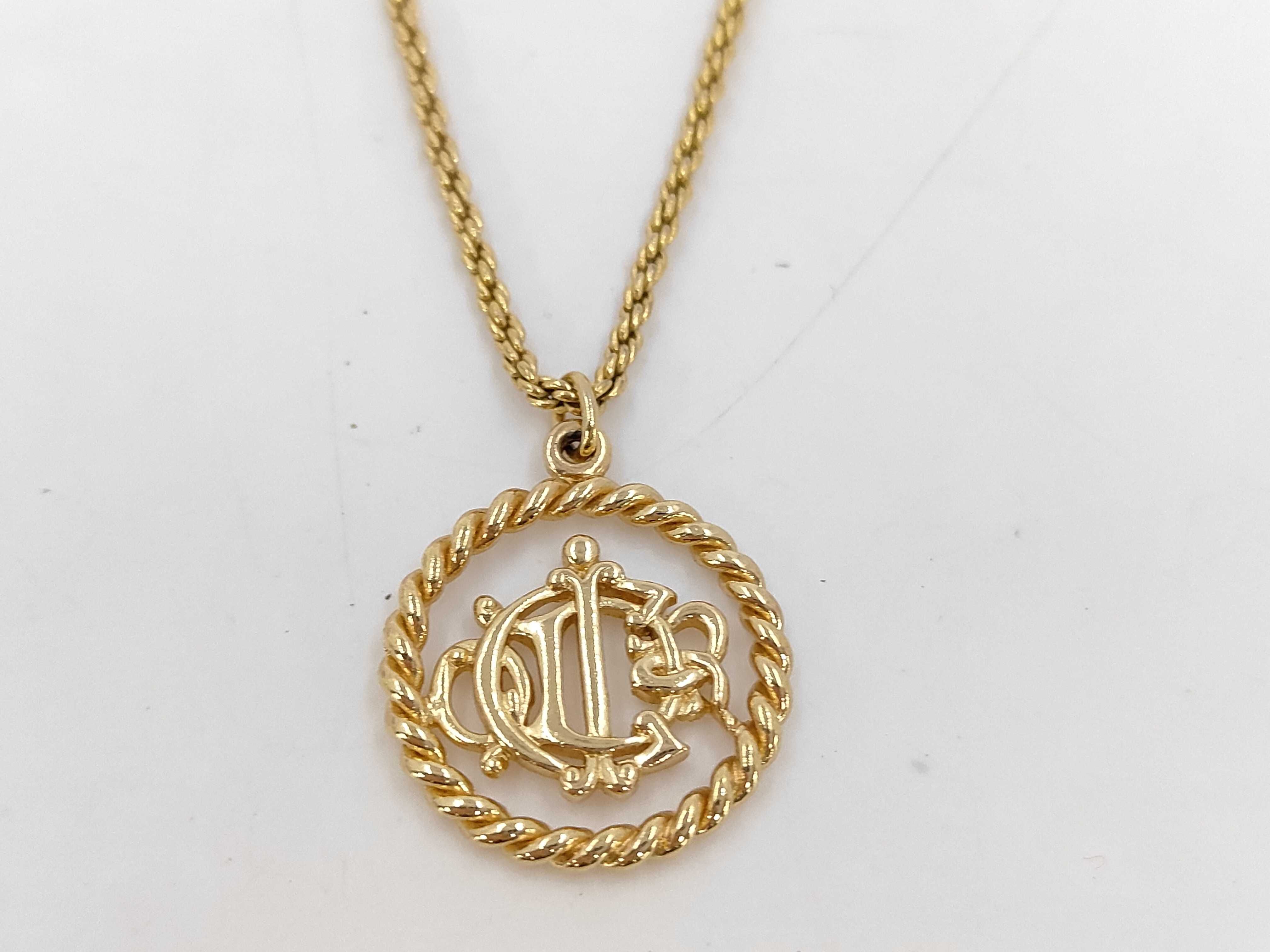 necklace — view 4