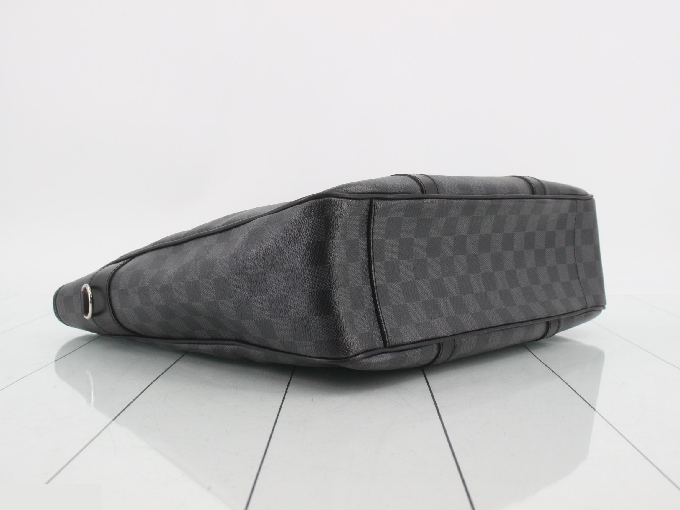 Damier Graphite Tadao 2-Way Tote Bag — view 5