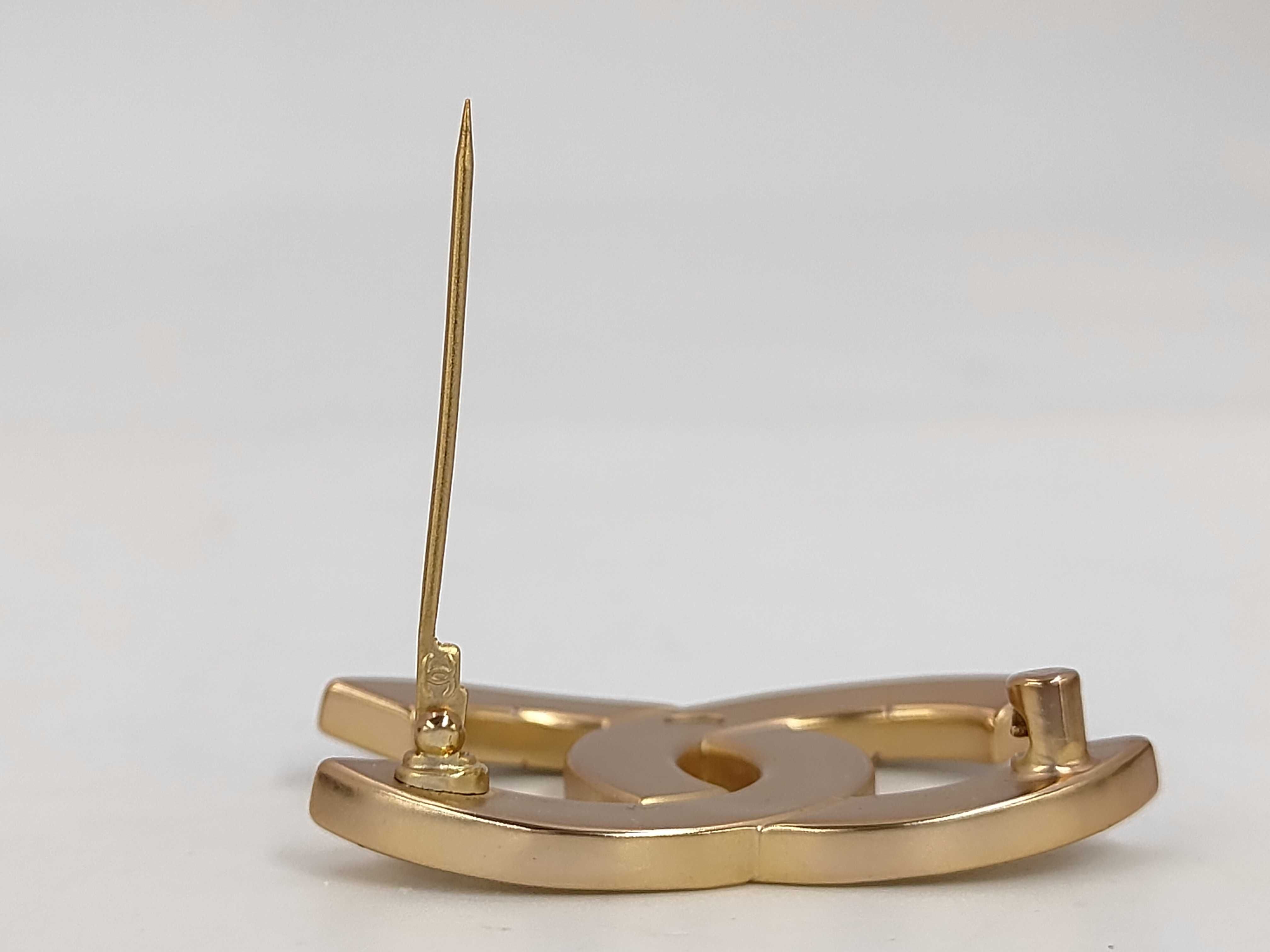 Coco Mark Rhinestone Brooch A21C Accessories: Box, dust bag Brooch — view 4