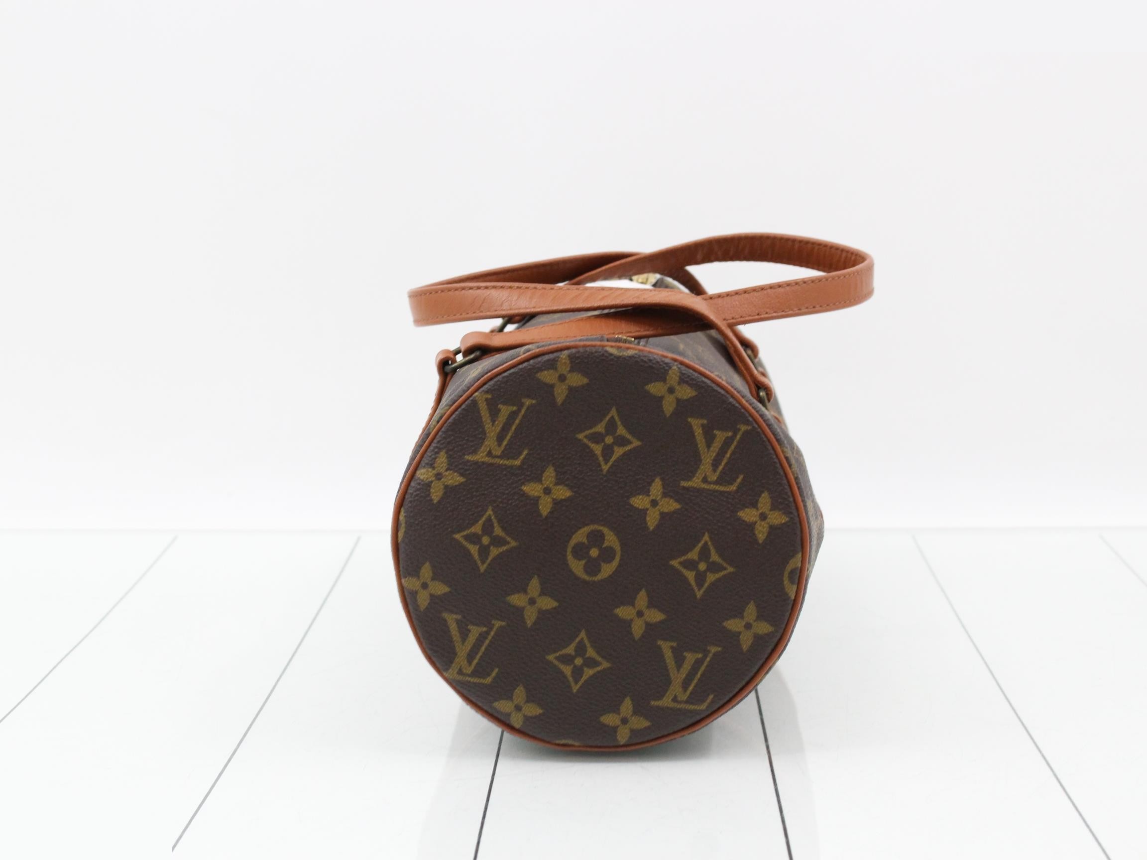 Papillon 30 with pouch — view 3
