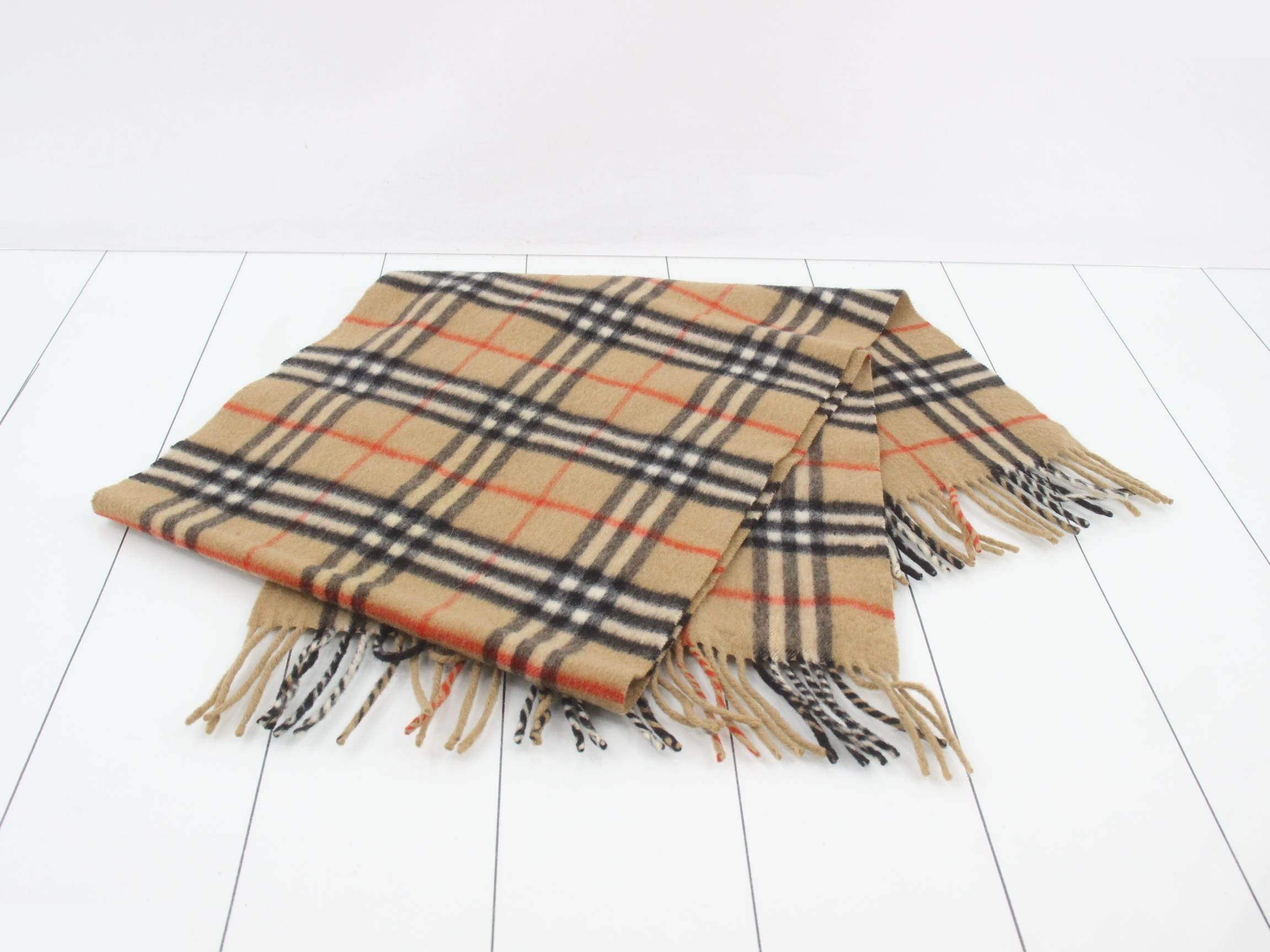 Cashmere accessories, scarves, and small items. — view 3