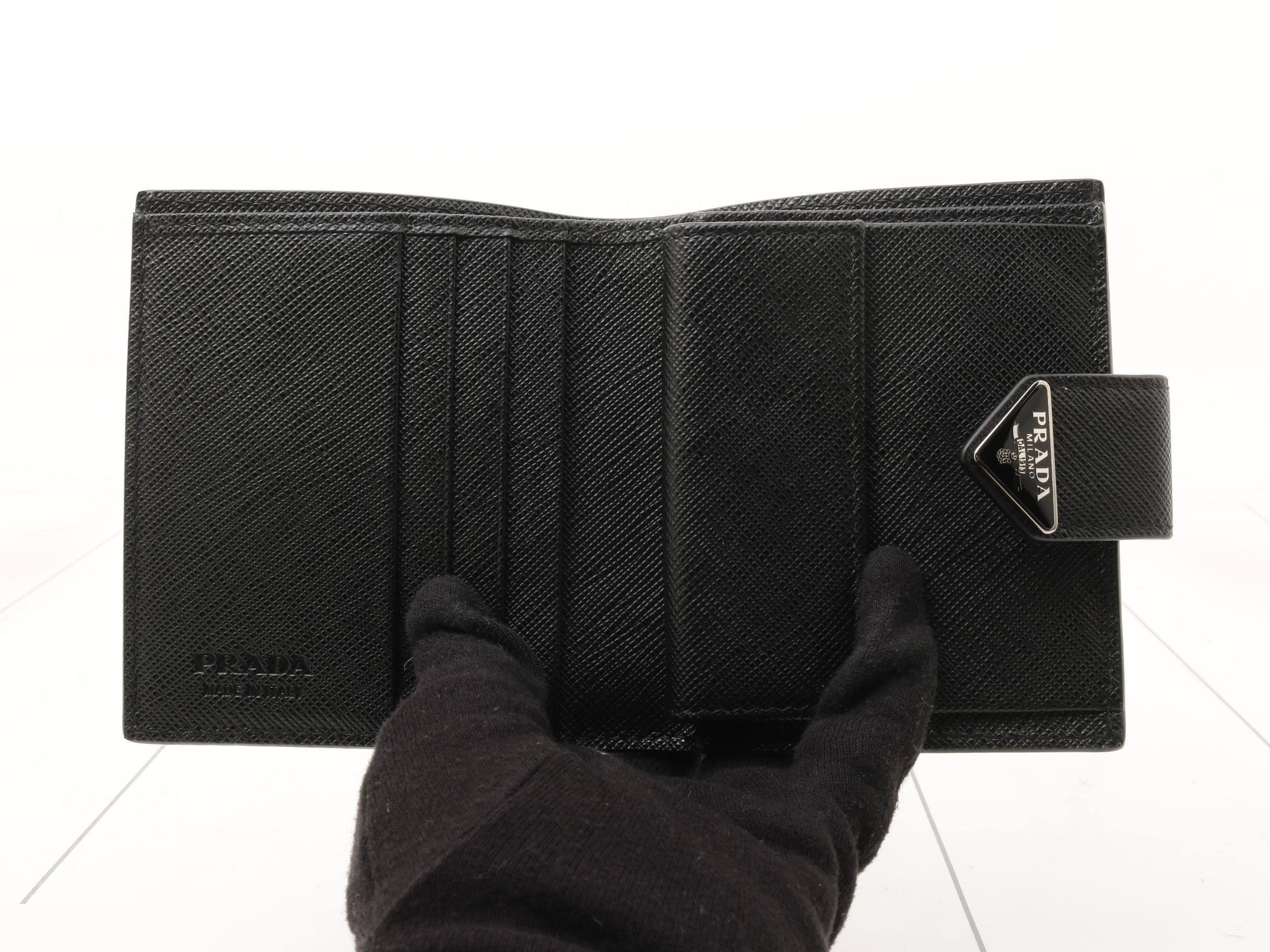 Saffiano bi-fold wallet, unused, black. — view 4