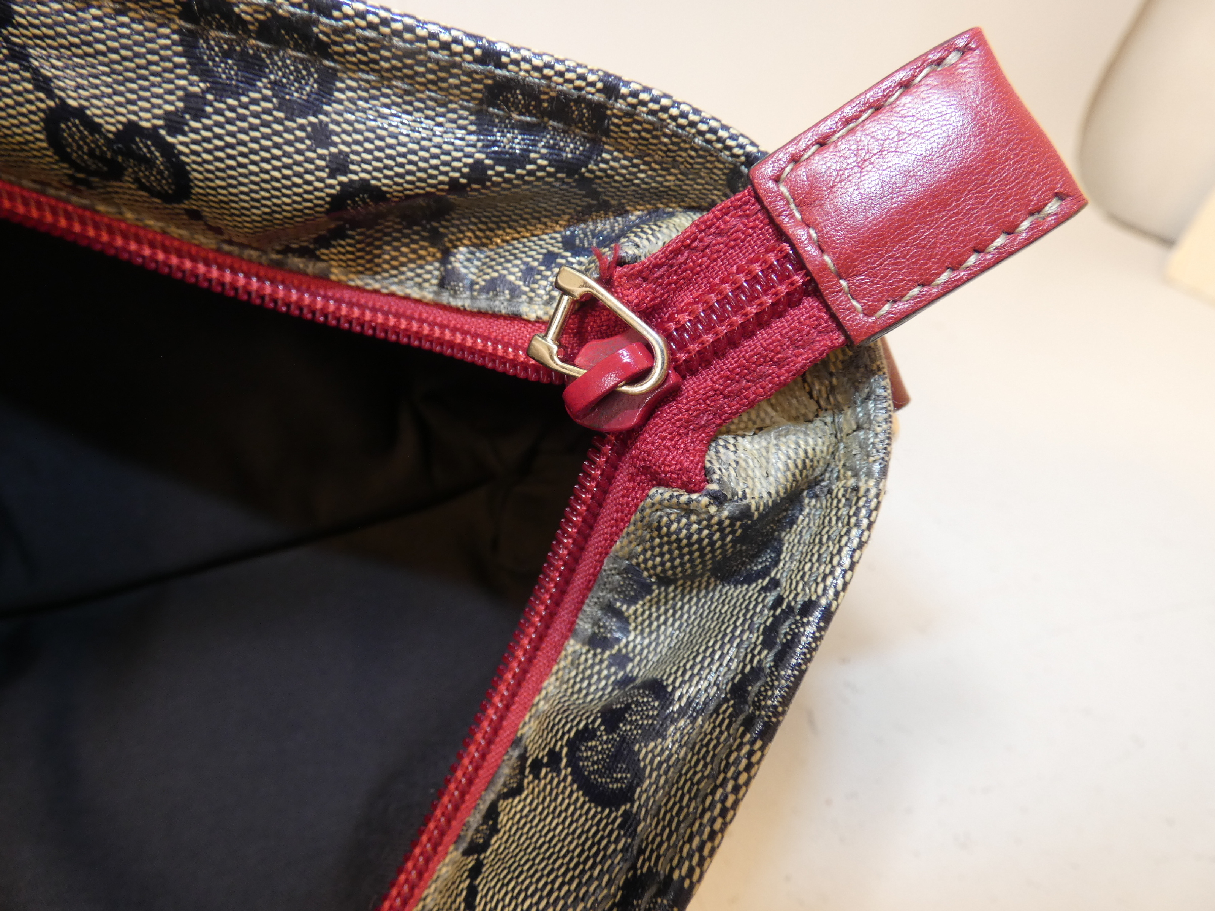 GG Crystal Body Bag Shoulder Bag — view 8