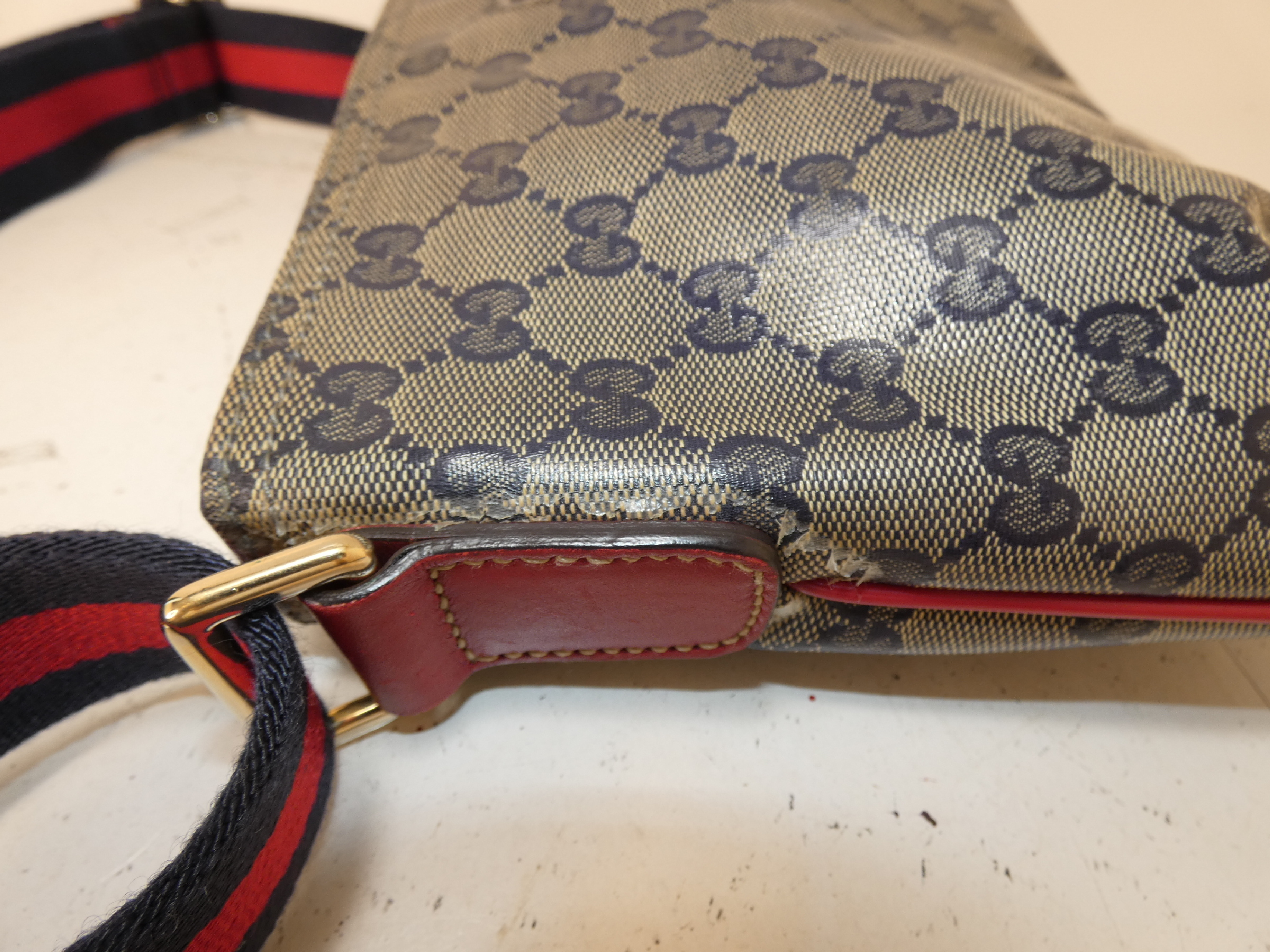 GG Crystal Body Bag Shoulder Bag — view 9