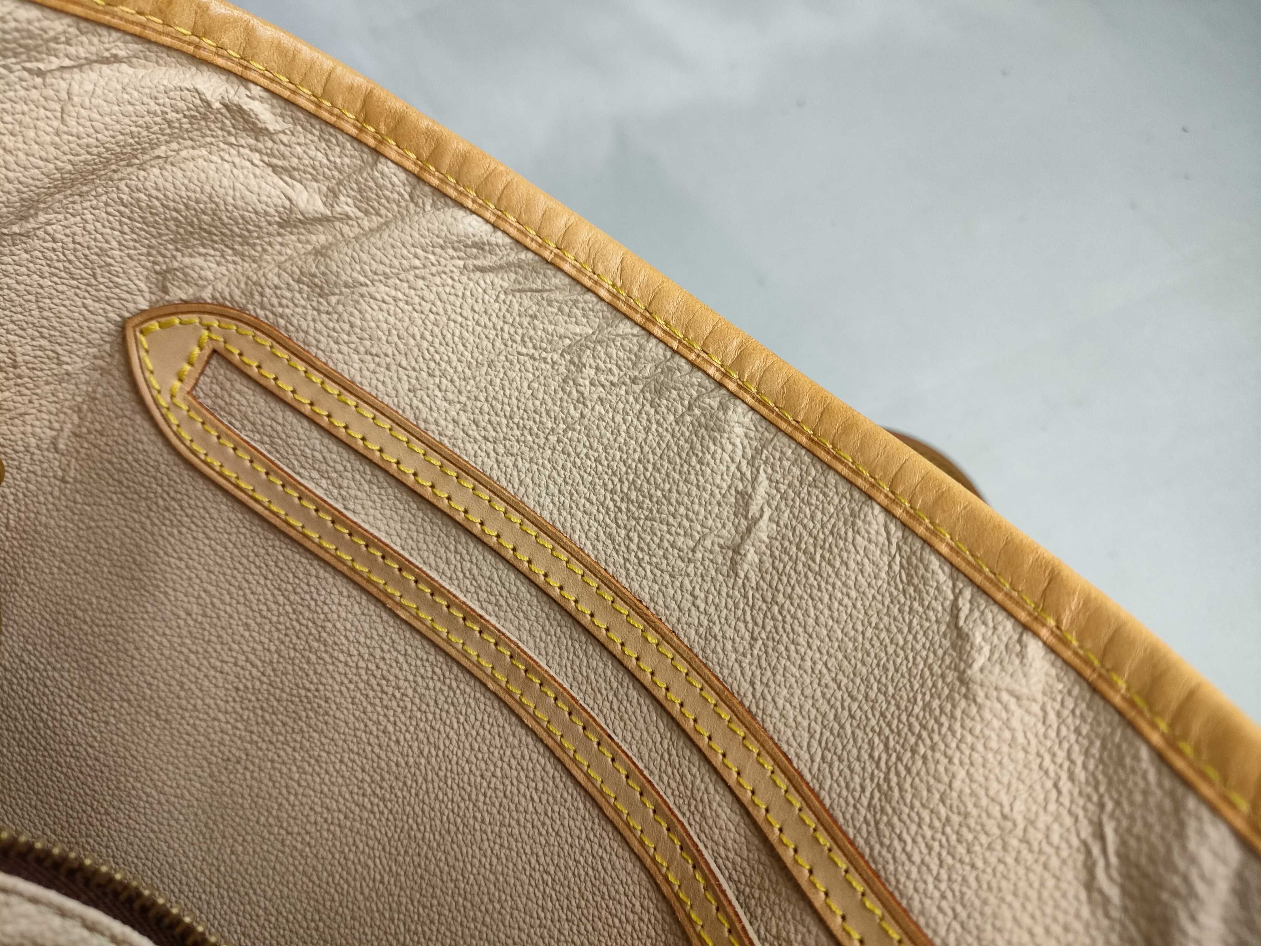 Monogram Bucket GM M42236 Monogram Tote Bag with Pouch — view 12