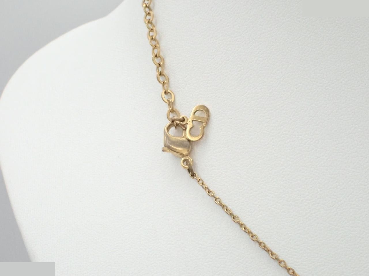 Other lines: Precious metals, necklaces, pendants, chains approximately 45cm long. — view 2