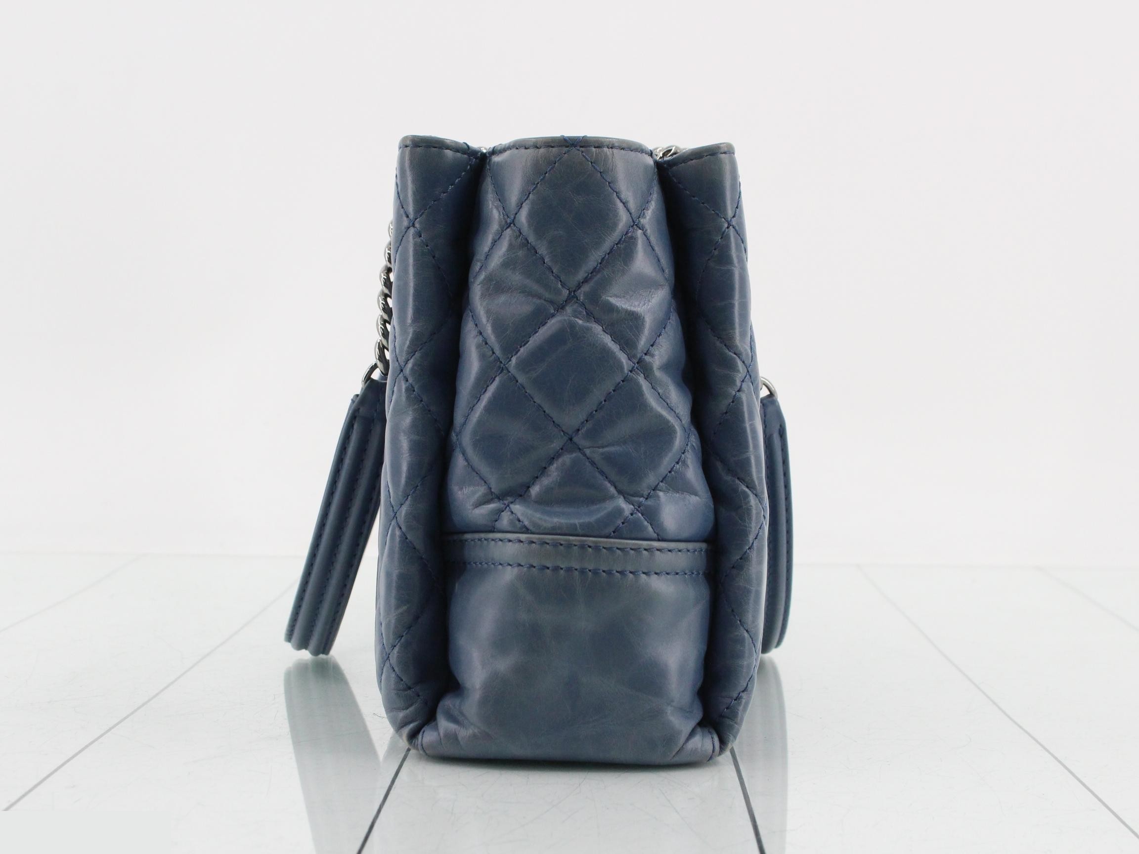 Matelassé (bag) - Shoulder bag — view 3