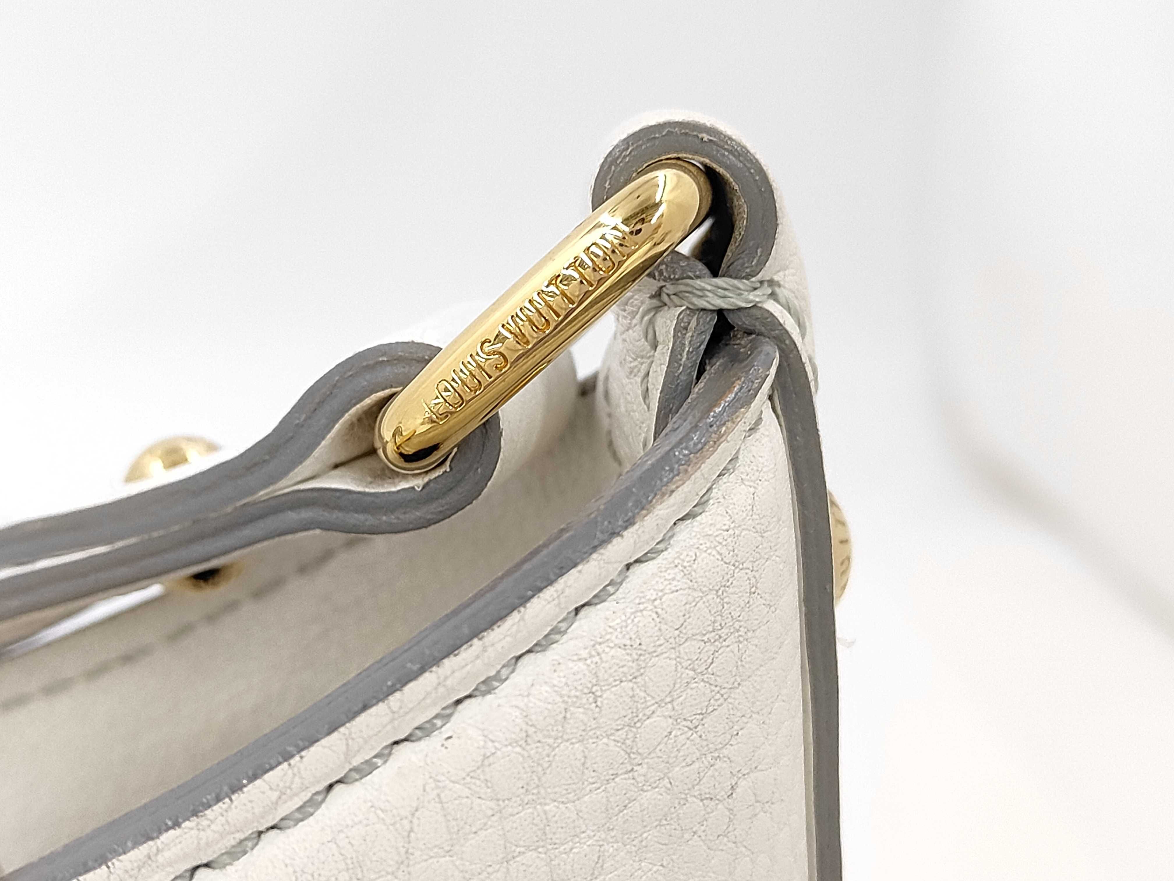Mahina M95661 Monogram Blanc Mahina XS Shoulder Bag — view 3