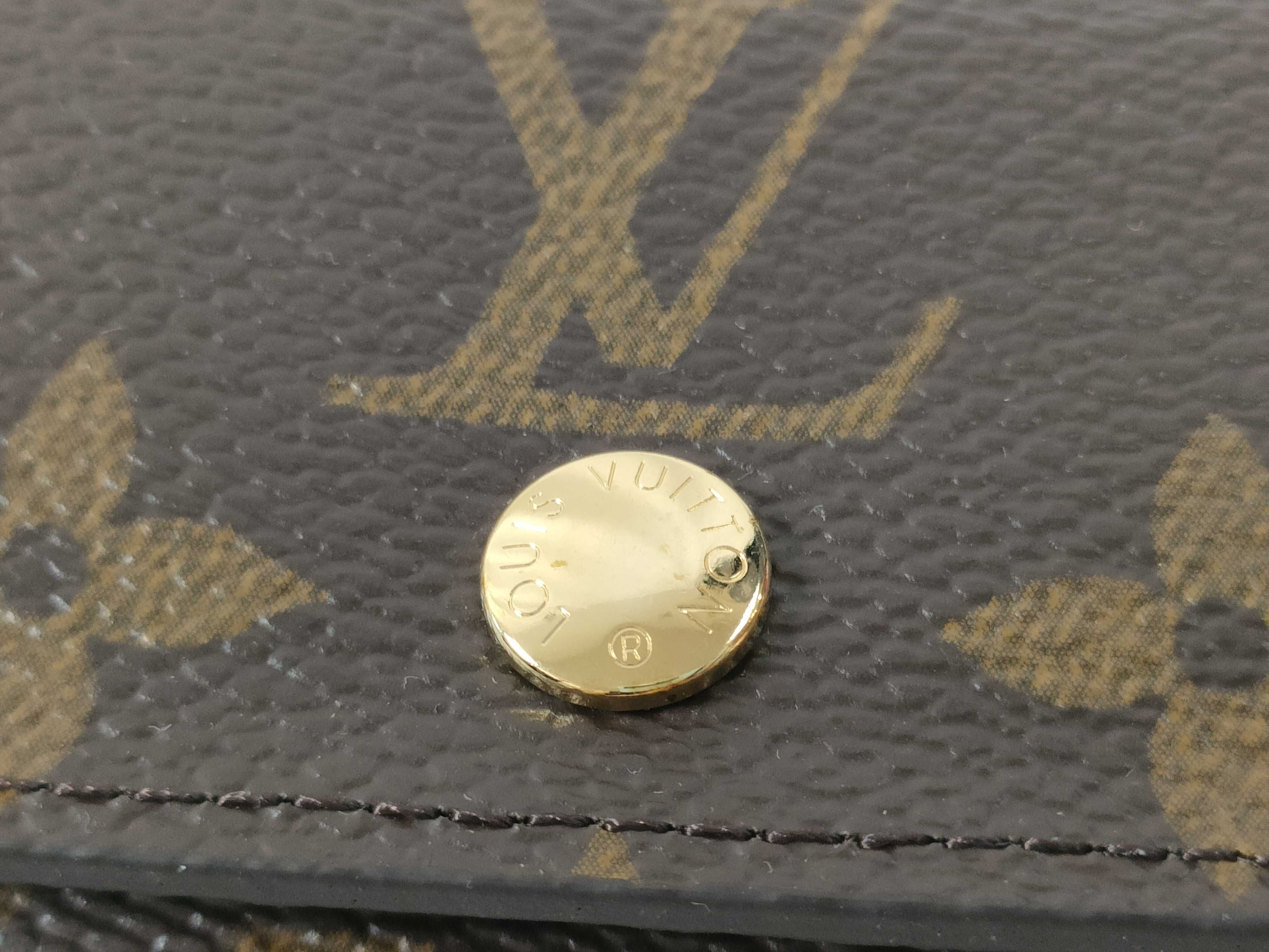 Monogram Louis Vuitton Key Case — view 7