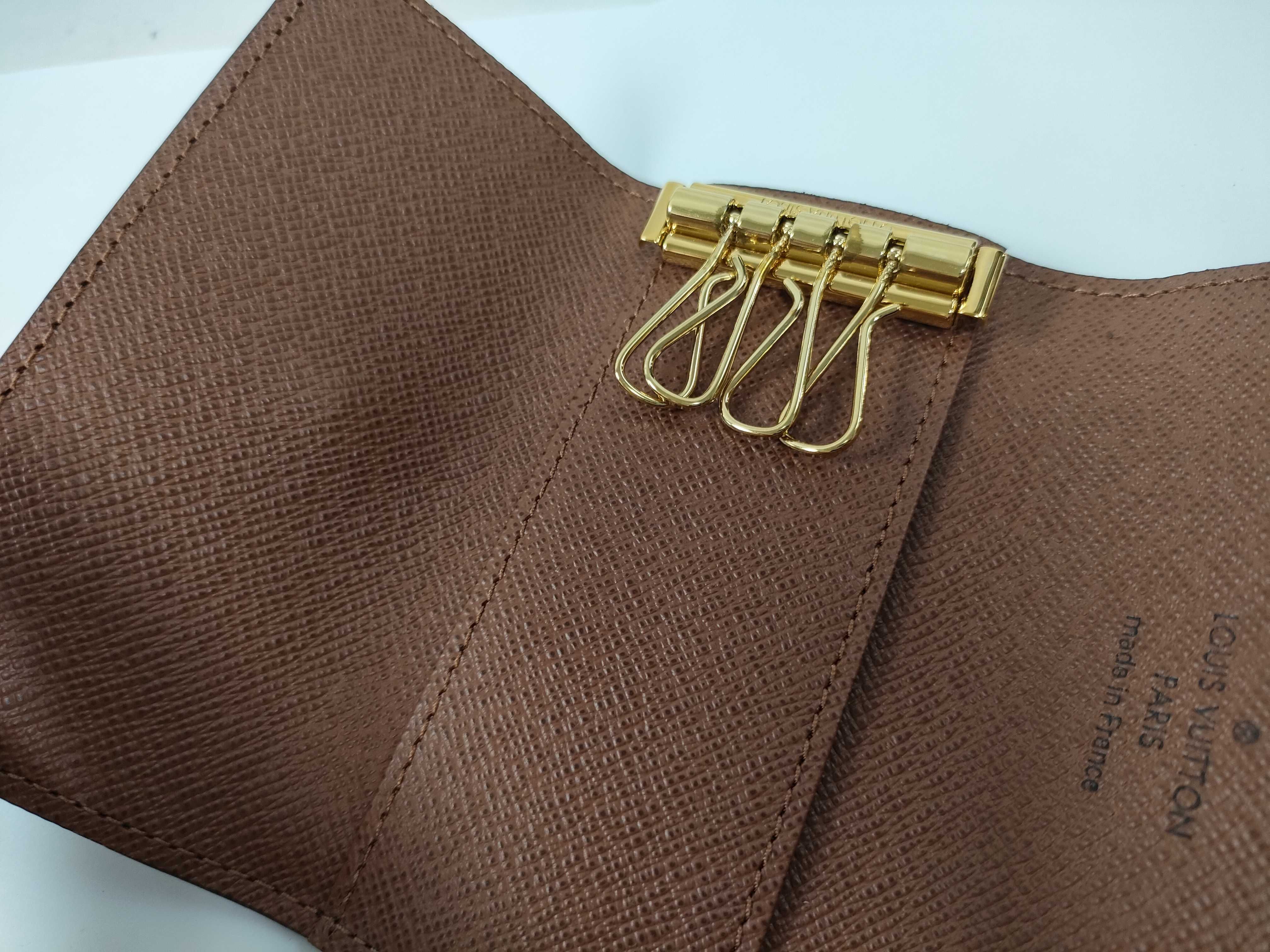 Monogram Louis Vuitton Key Case — view 10