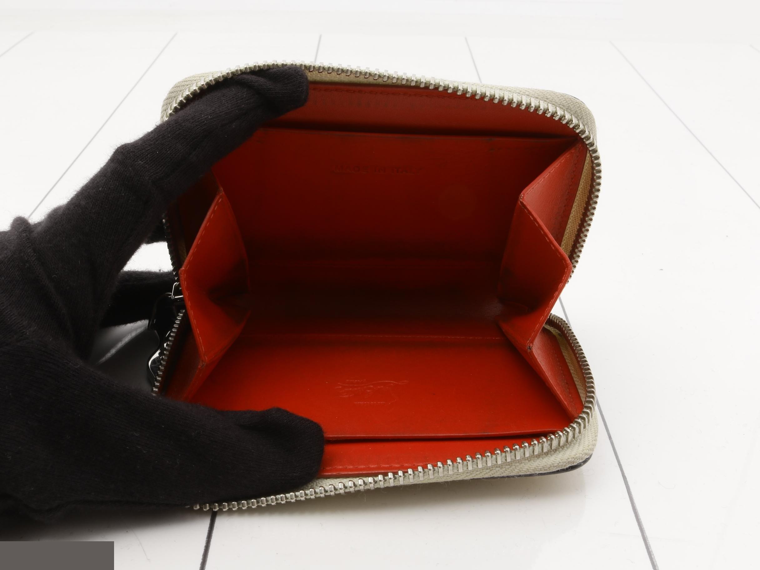 Other lines: Bags and Wallets — view 4