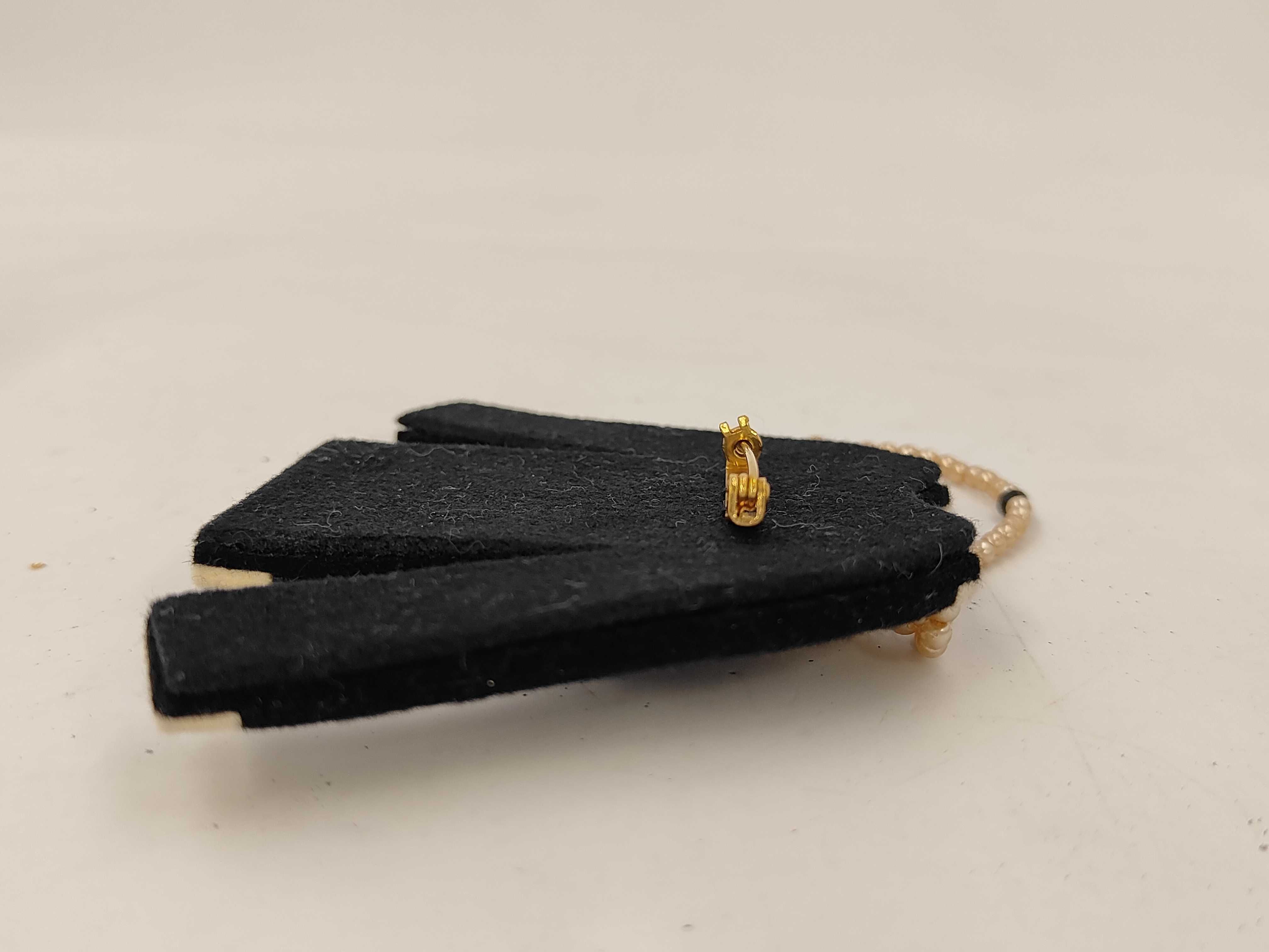 jacket with pearl brooch (with original box) 02A Brooch — view 5