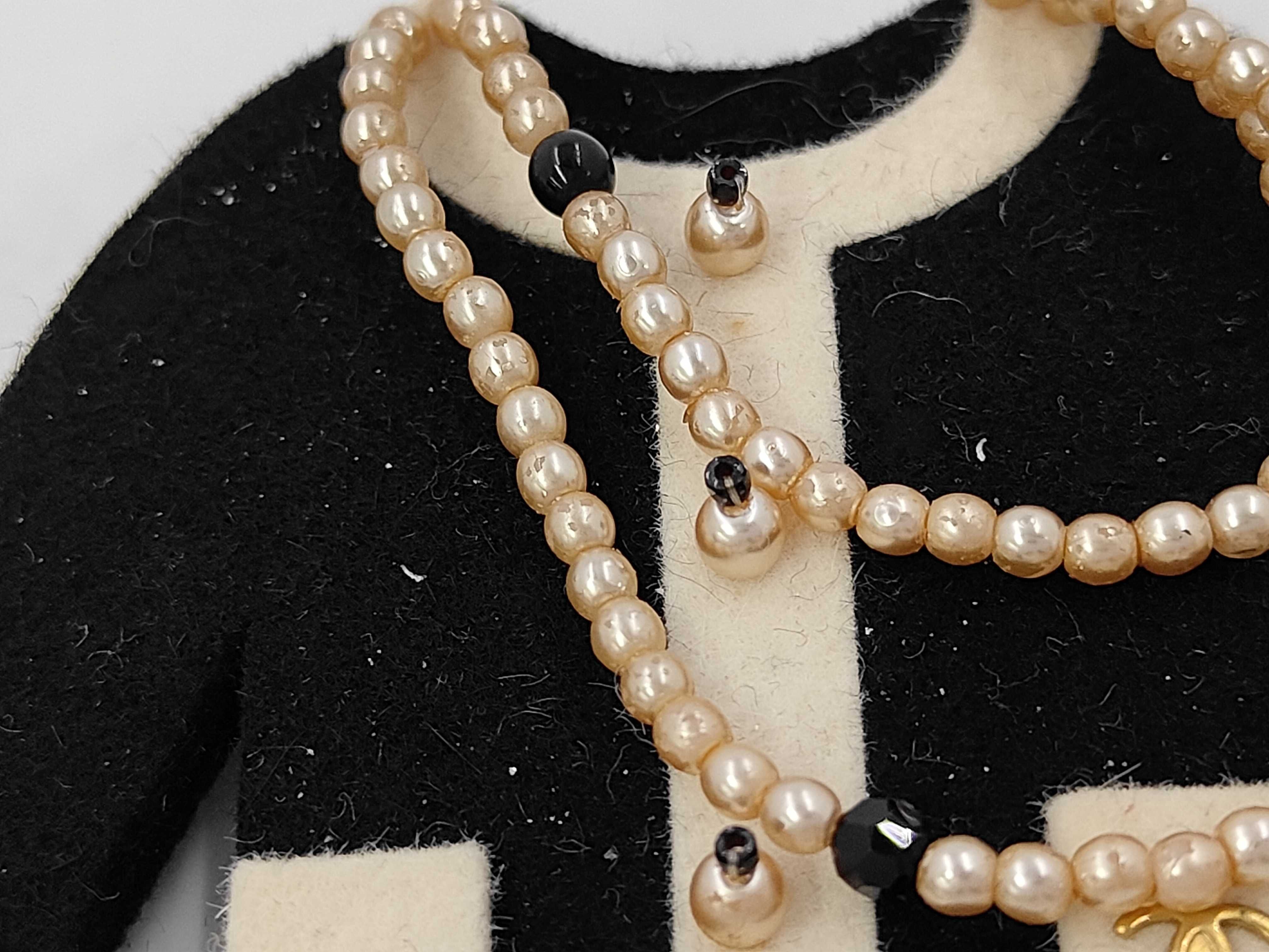 jacket with pearl brooch (with original box) 02A Brooch — view 6