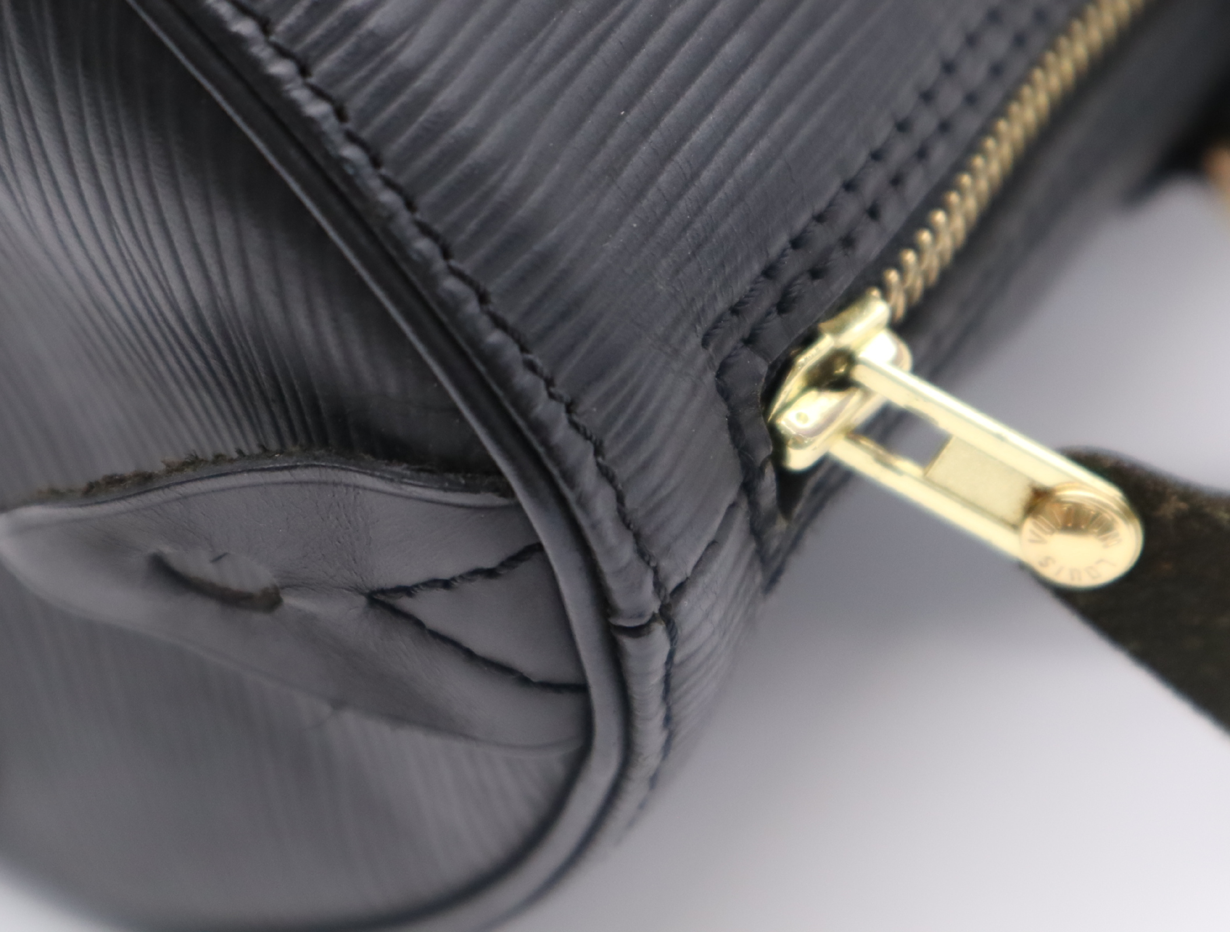 M59022 Epi Speedy 30 Noir Handbag — view 8