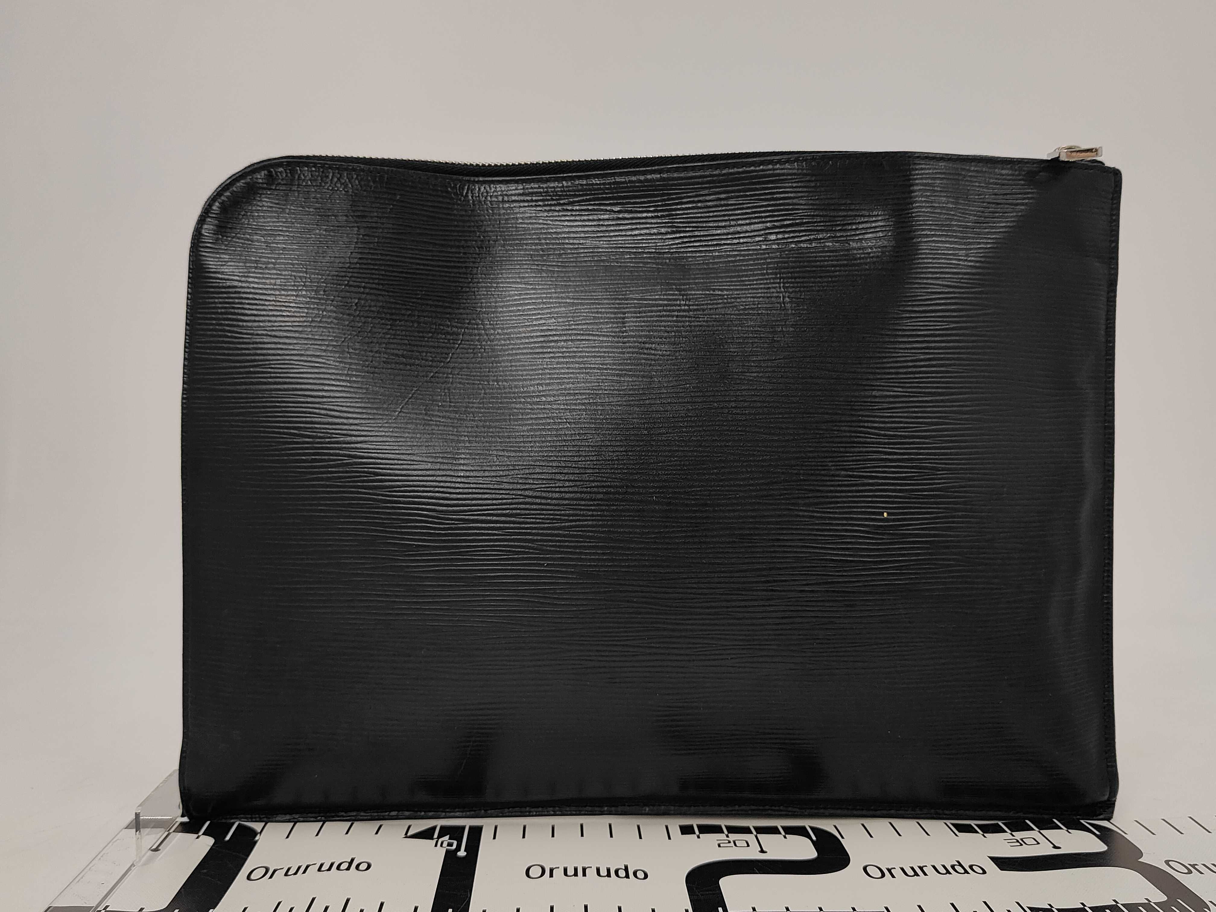 Epi Clutch PM Black M62646 Clutch Bag — view 2