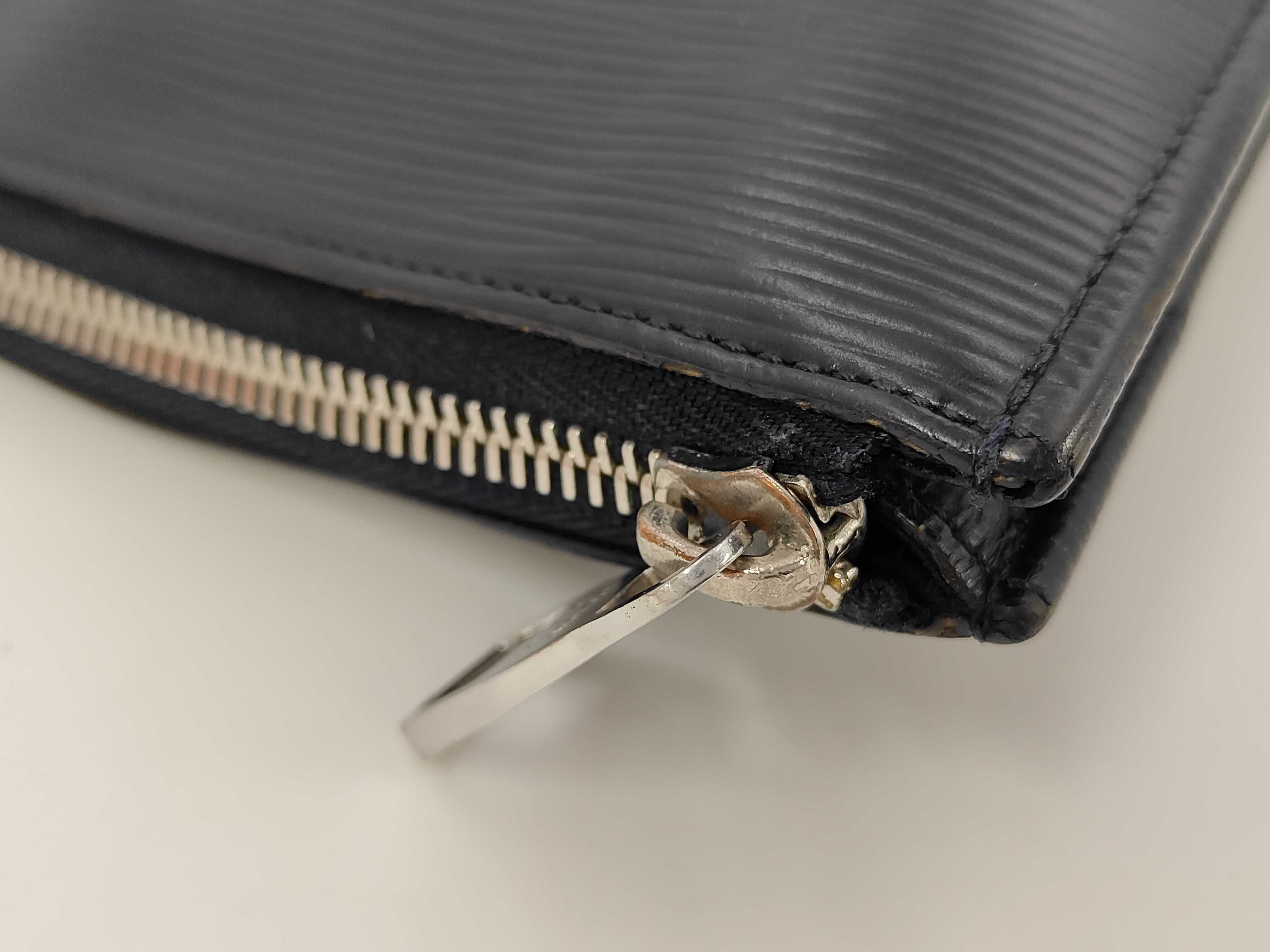 Epi Clutch PM Black M62646 Clutch Bag — view 5