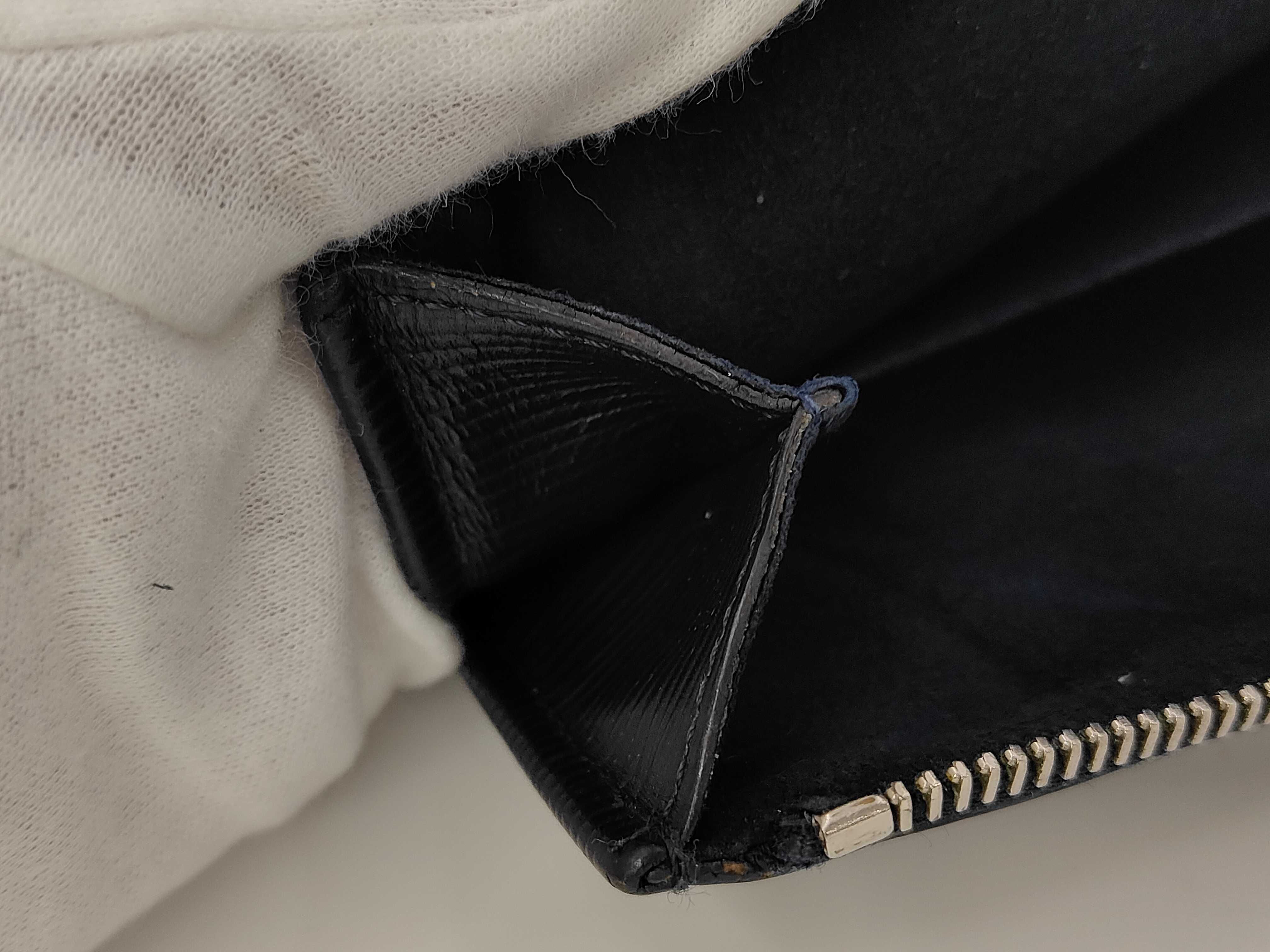 Epi Clutch PM Black M62646 Clutch Bag — view 10