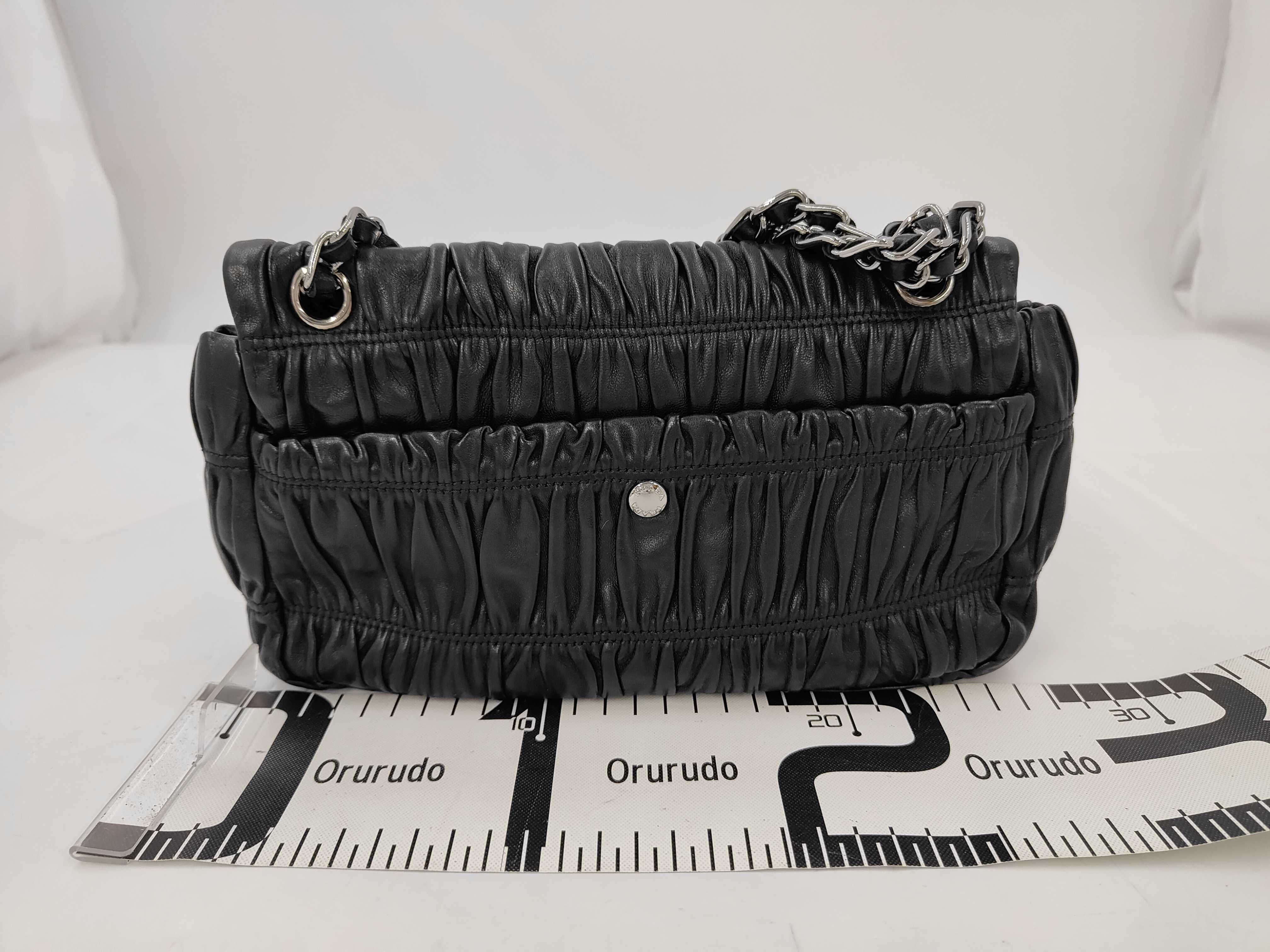 Gaufre Nappa Chain Shoulder Bag Black — view 2