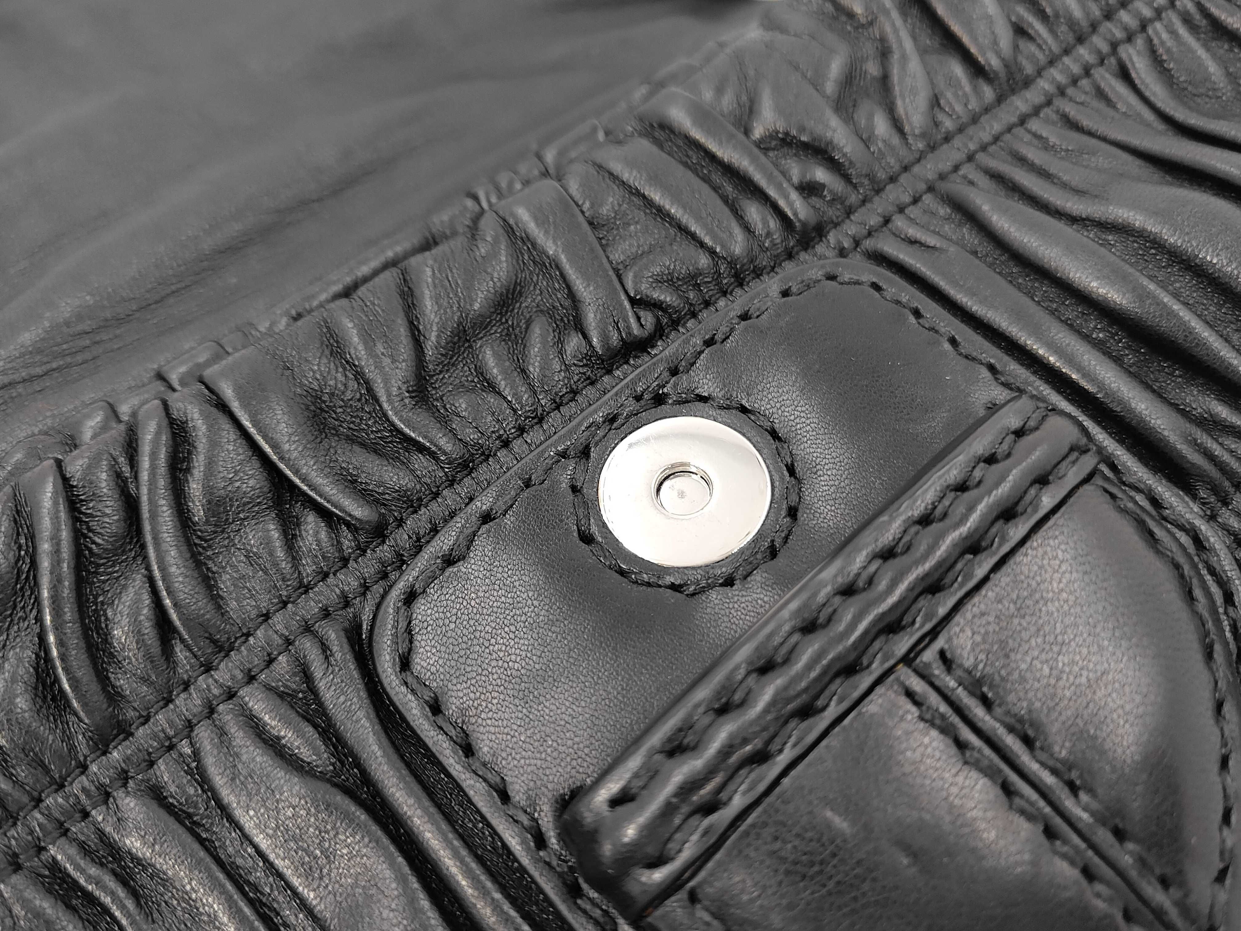 Gaufre Nappa Chain Shoulder Bag Black — view 11