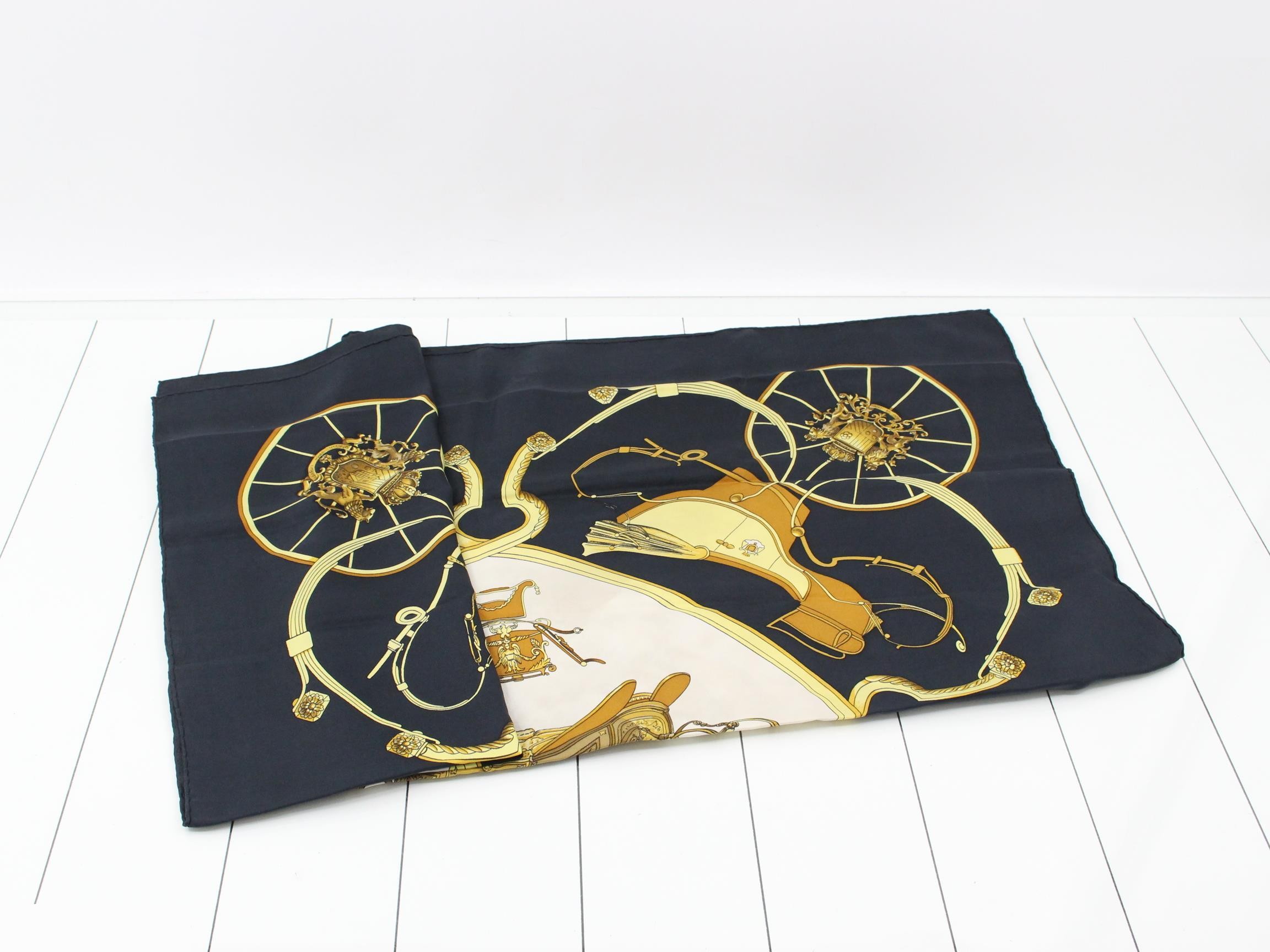 Carre 90 Scarf — view 3